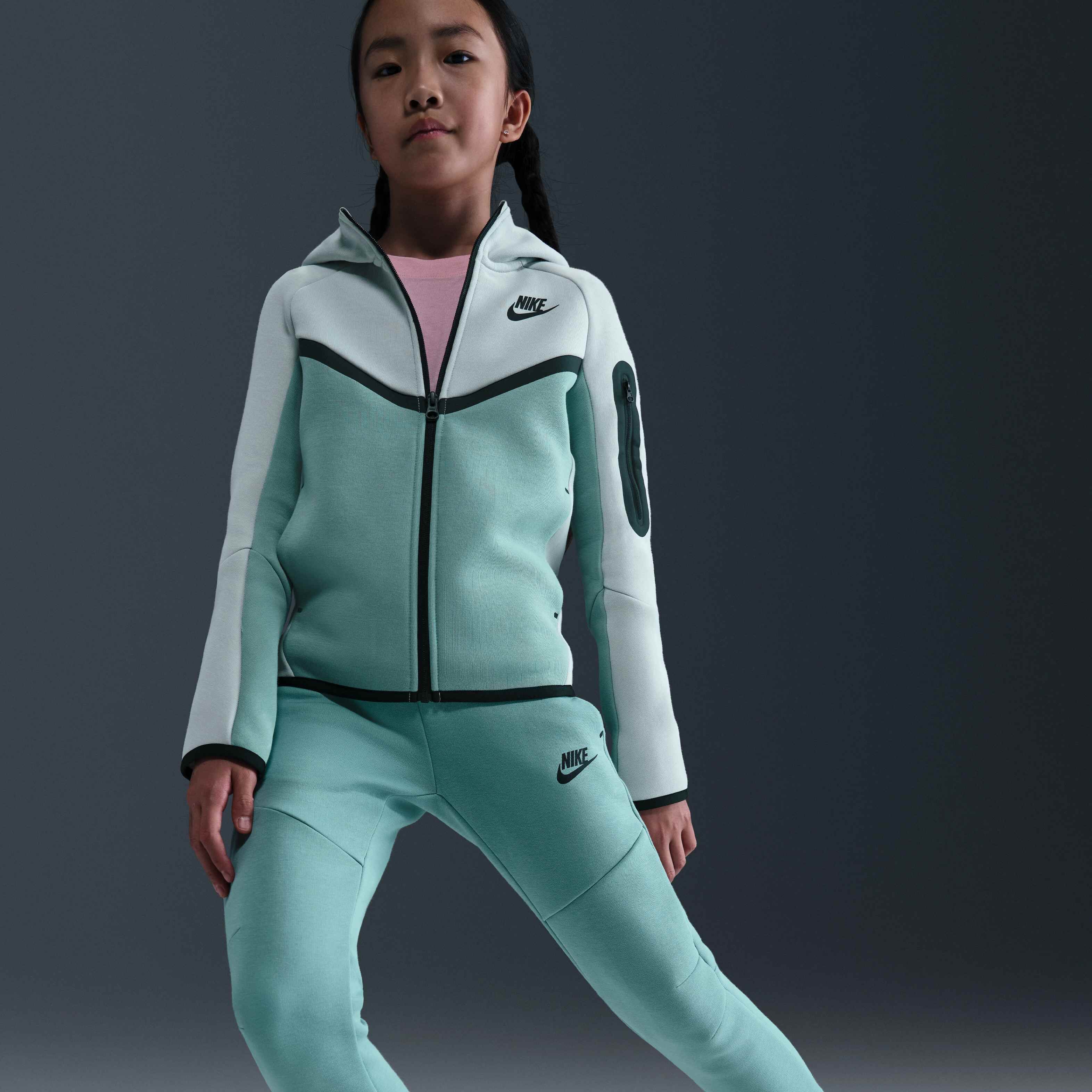 نايكي سبورتسوير تك فليس image number 4