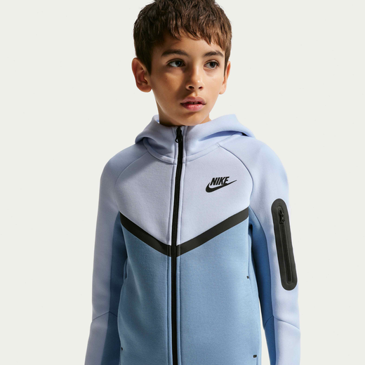 نايكي سبورتسوير تك فليس