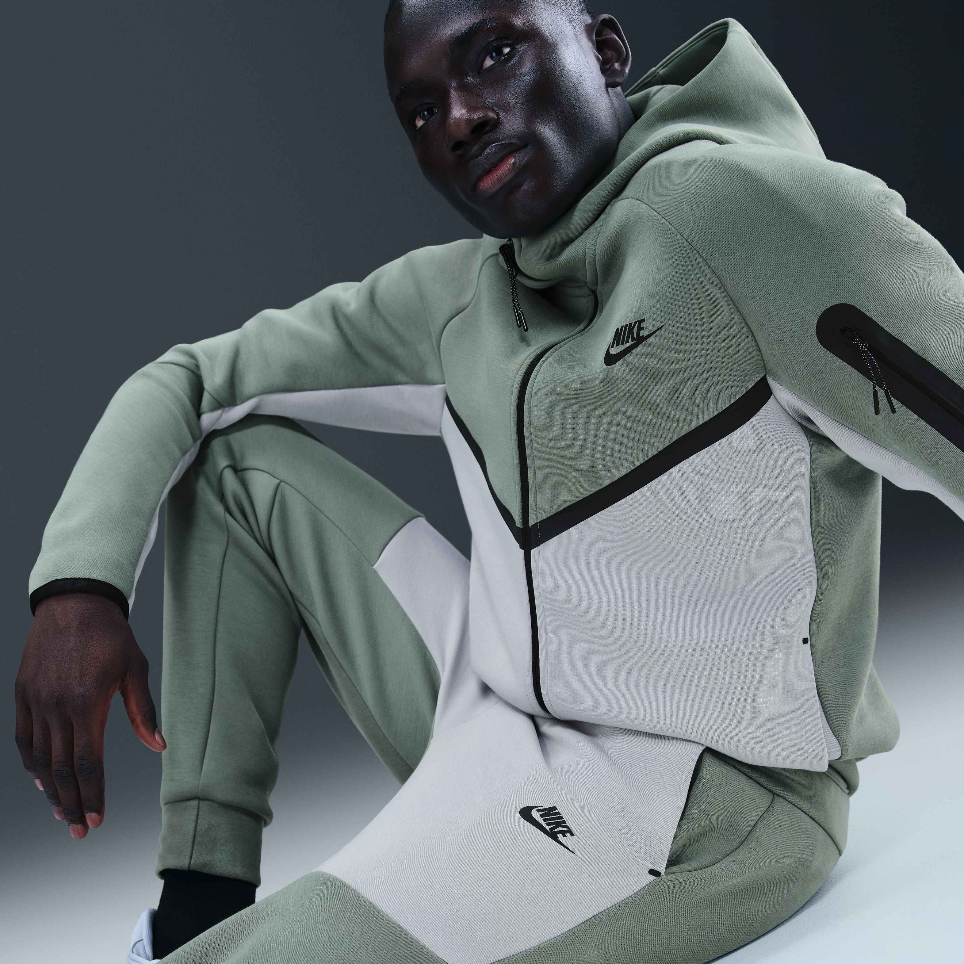 Nike Tech image number 4