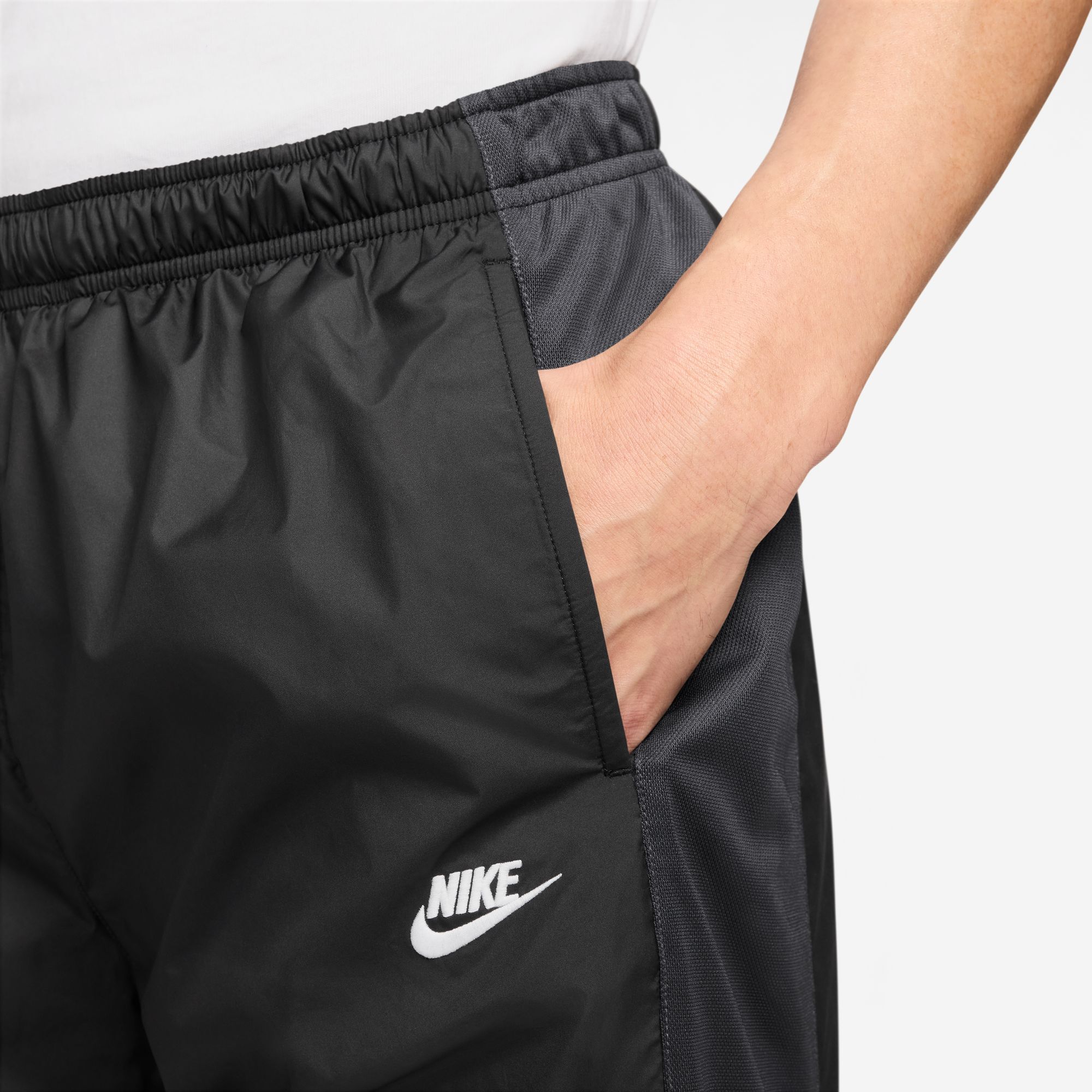 Nike Windrunner image number 2