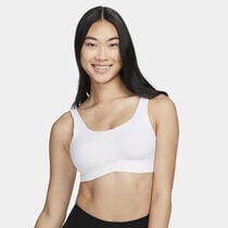 Nike Alate Coverage