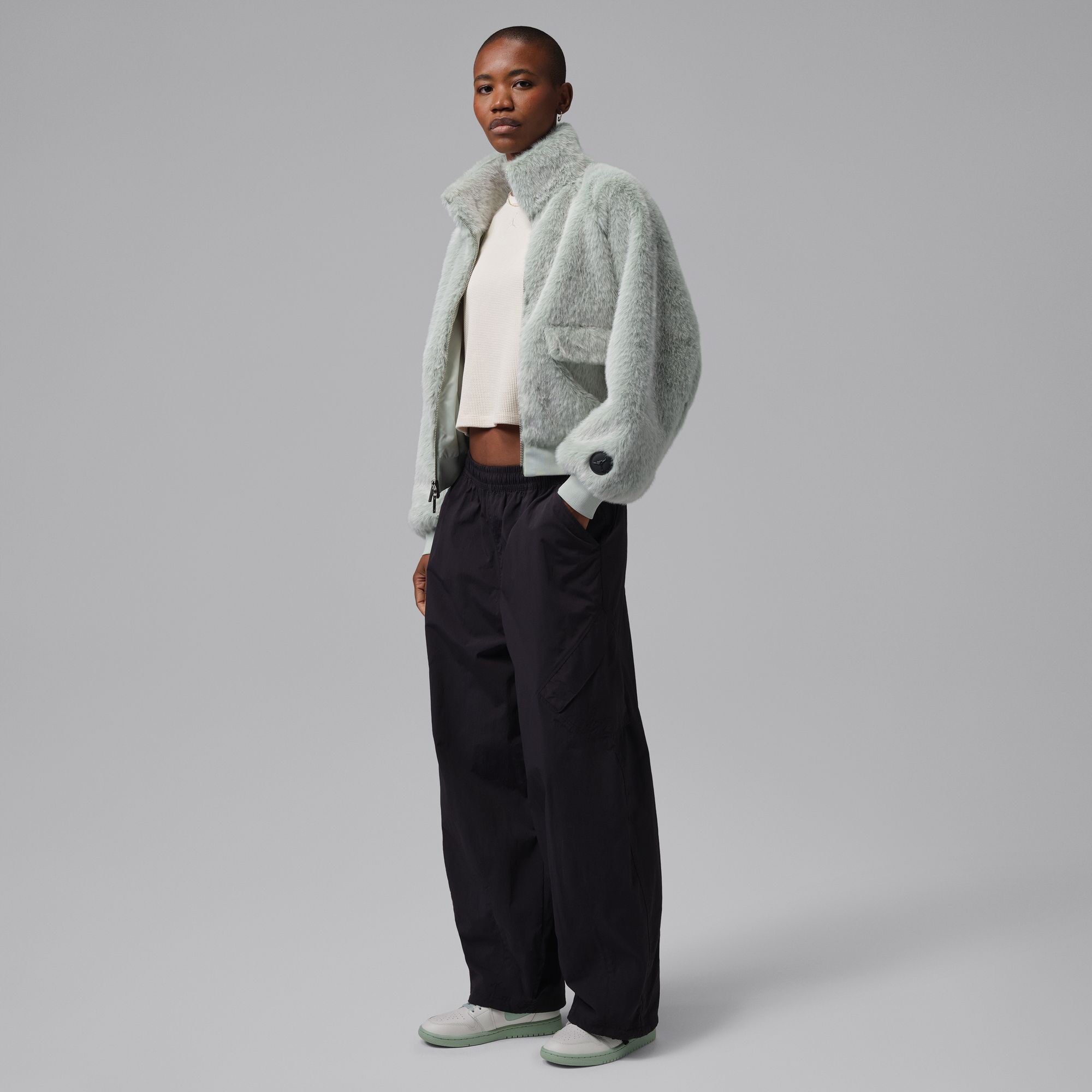 Air Jordan 1 Mid image number 4