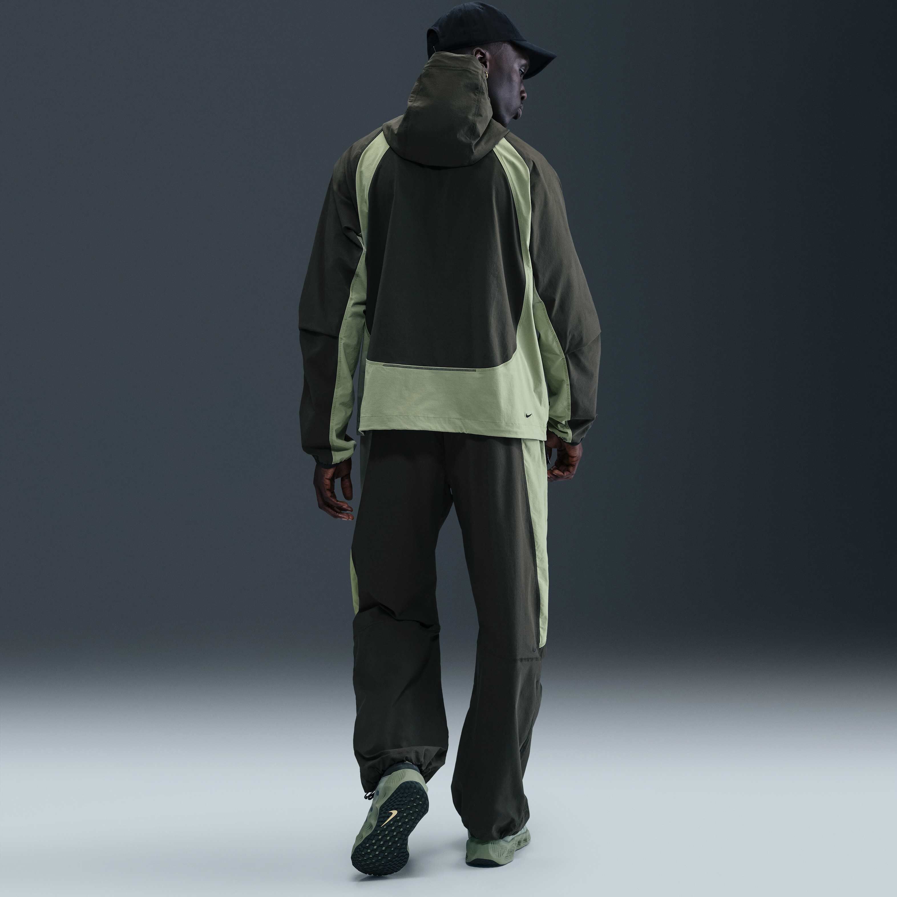 نايكي تك image number 3