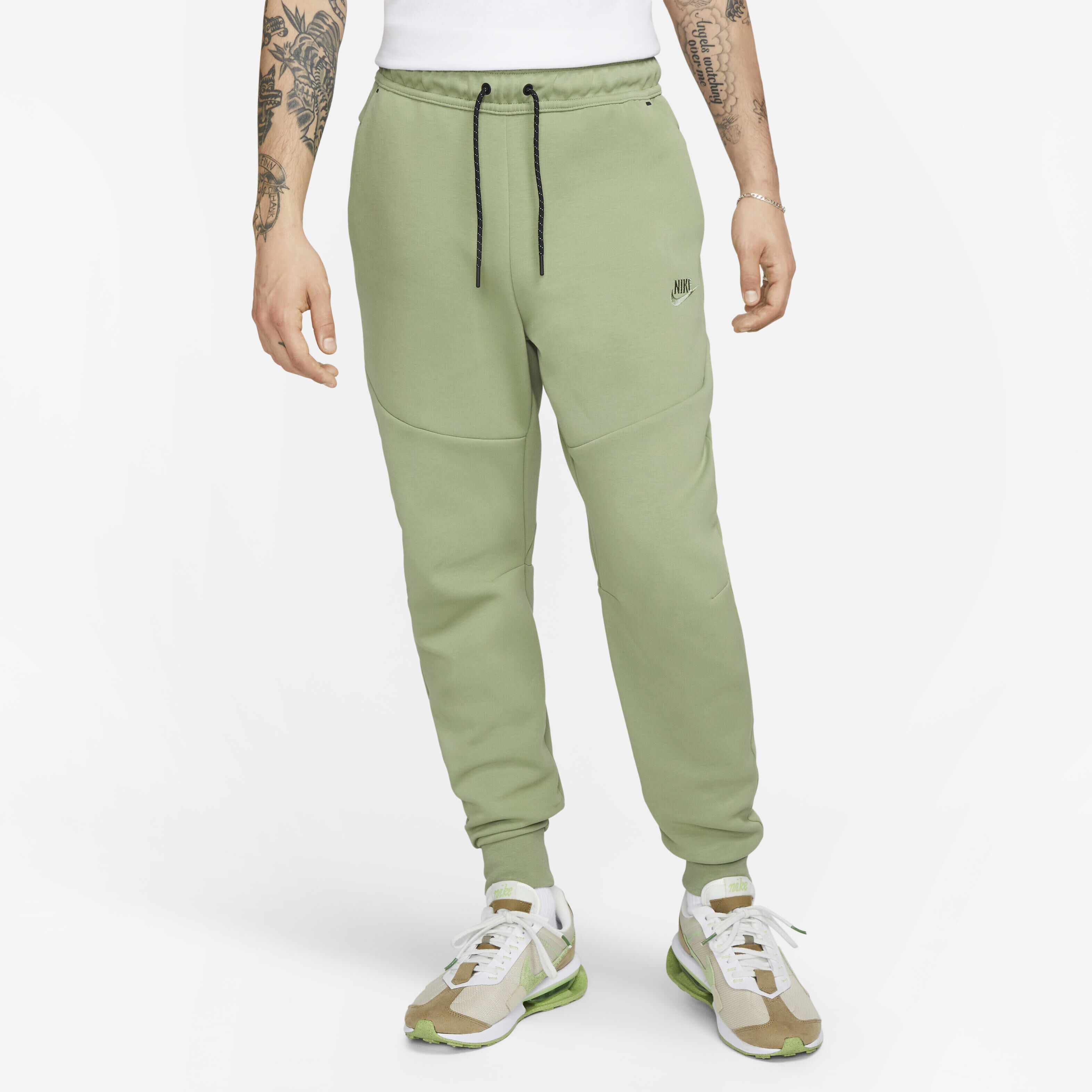 Nike tech joggers size guide best sale