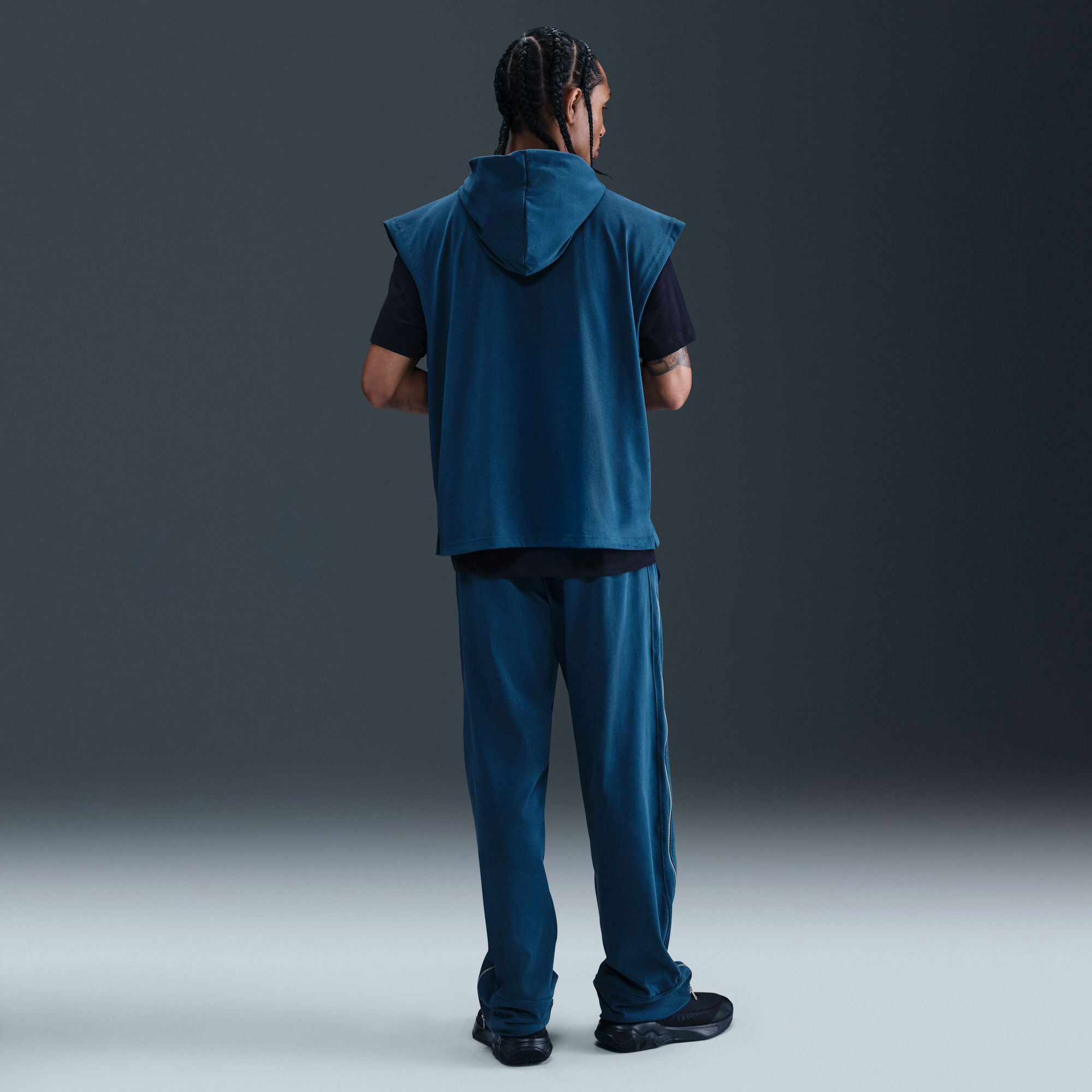 Nike image number 2