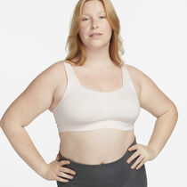 Nike Alate Coverage