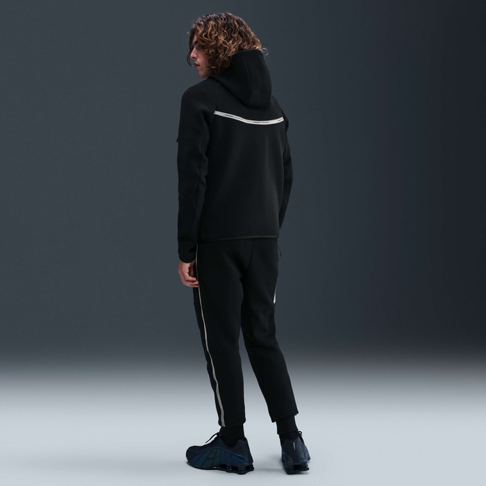 Nike Tech image number 4 Nike Tech image number 4