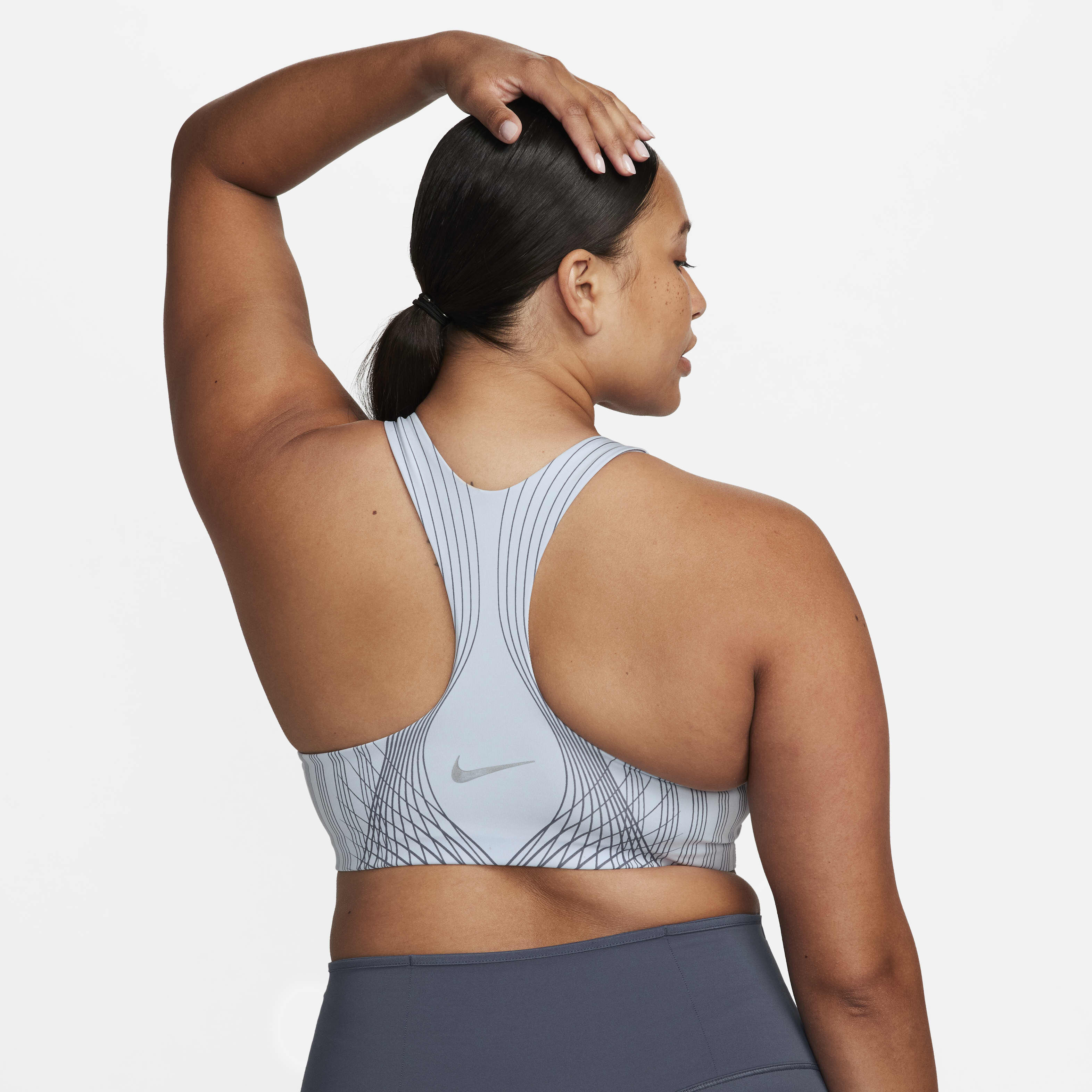 نايكي سووش فينكس image number 2