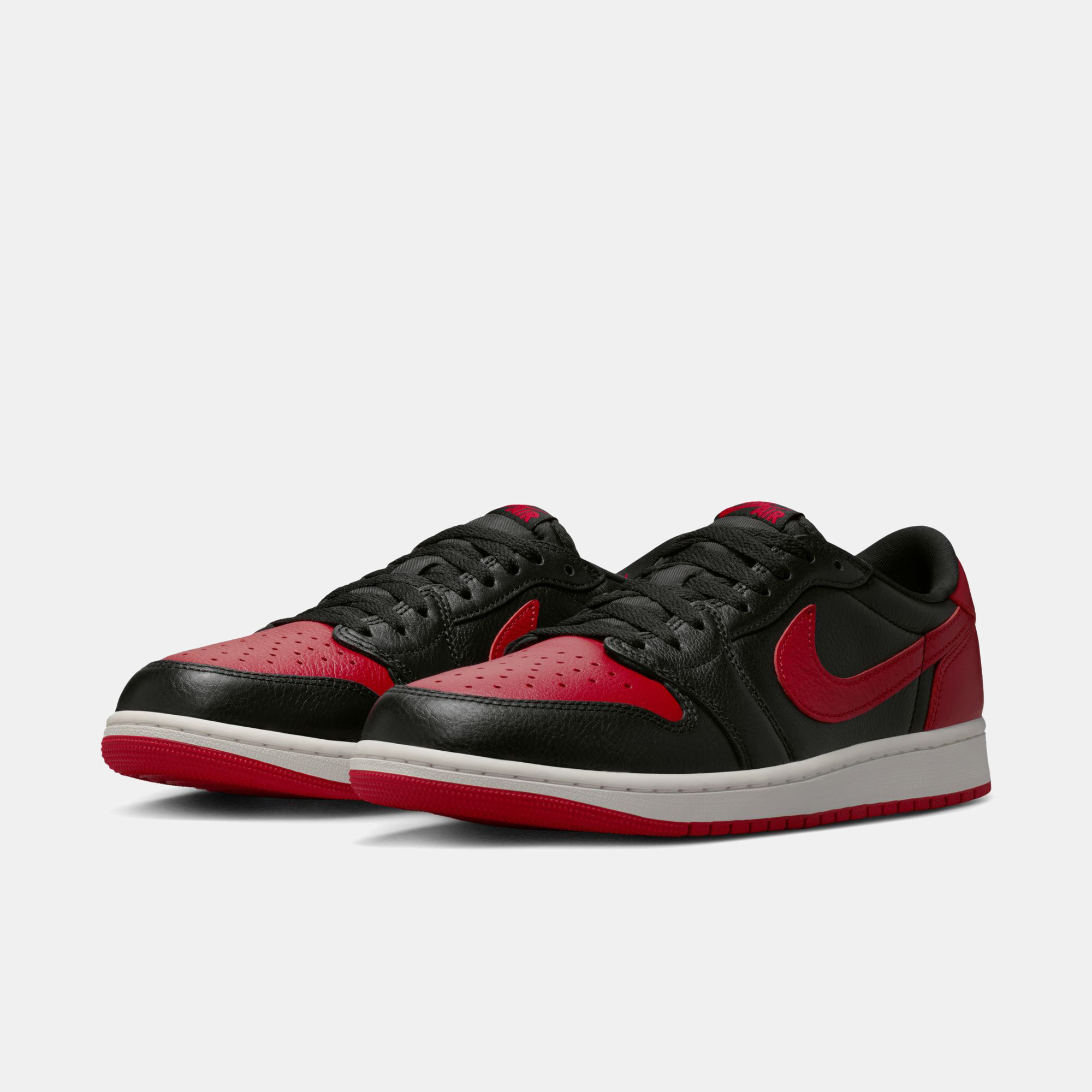 Air Jordan 1 Retro Low OG "Banned" image number 2