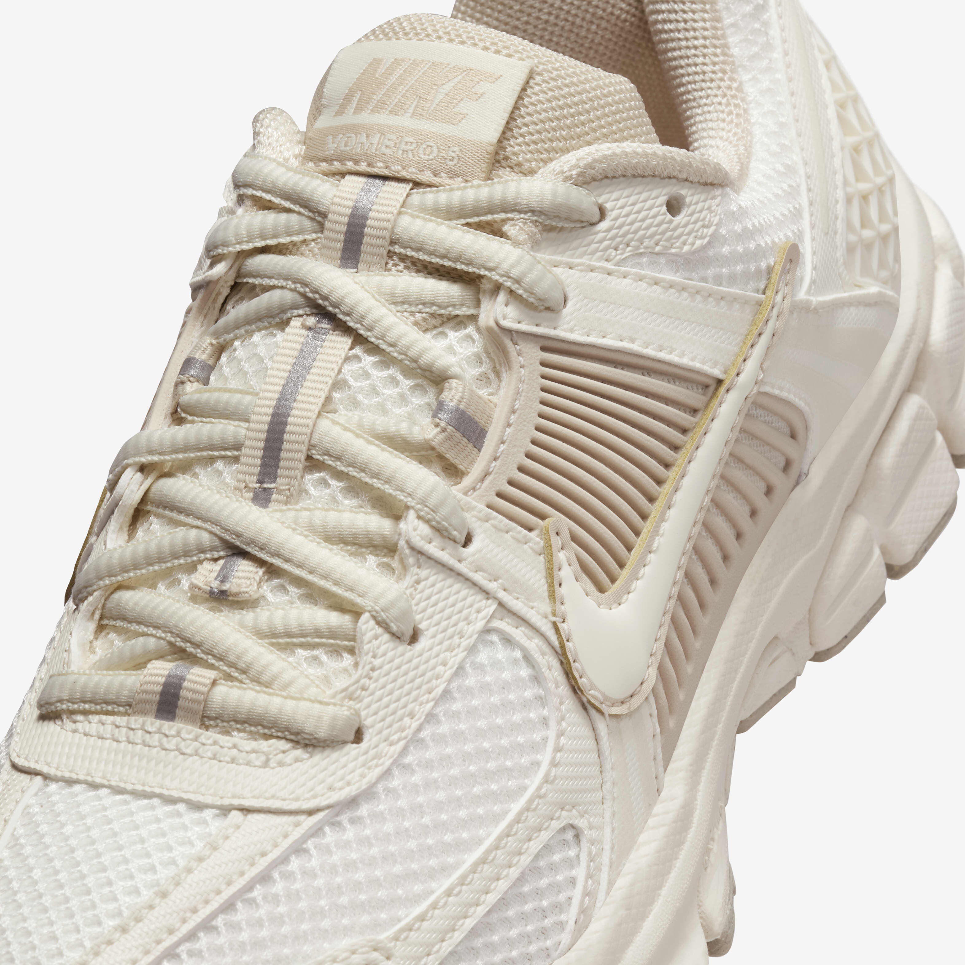 スニーカー Nike Zoom Vomero Rom M Pale Ivory Light Khaki Khaki Pale Ivo Nike Zoom Vomero Roam Women's Winterized Shoes. Nike CA
