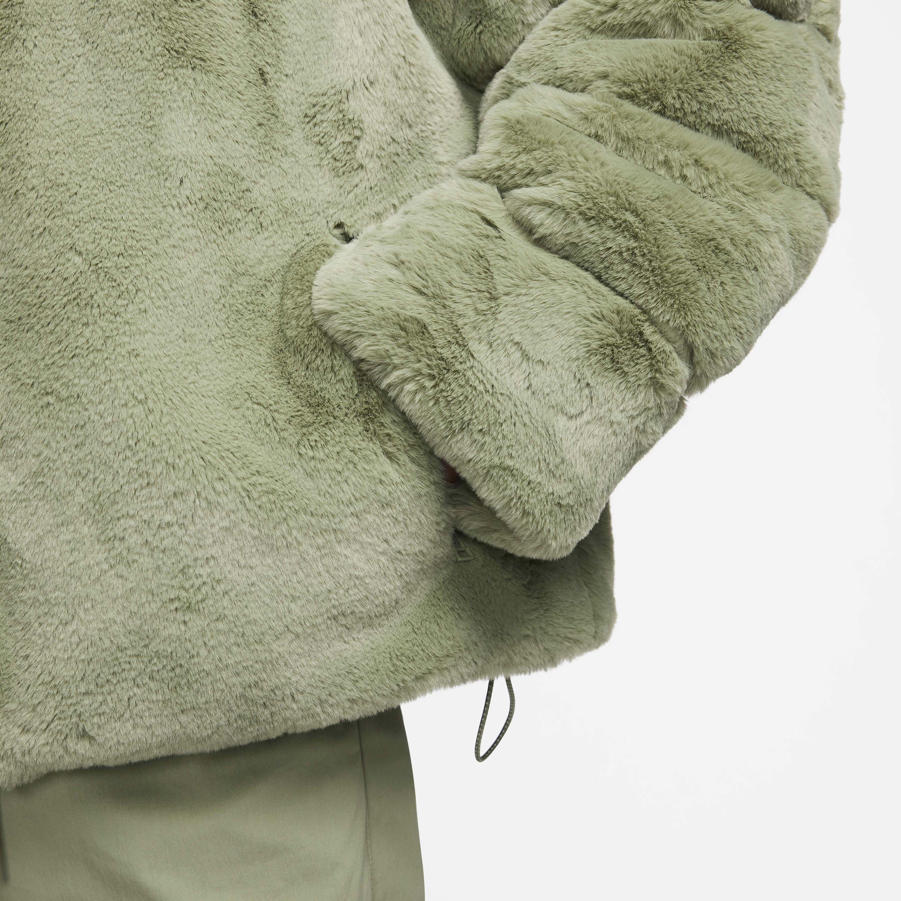 Nike Sportswear Essential image number 4