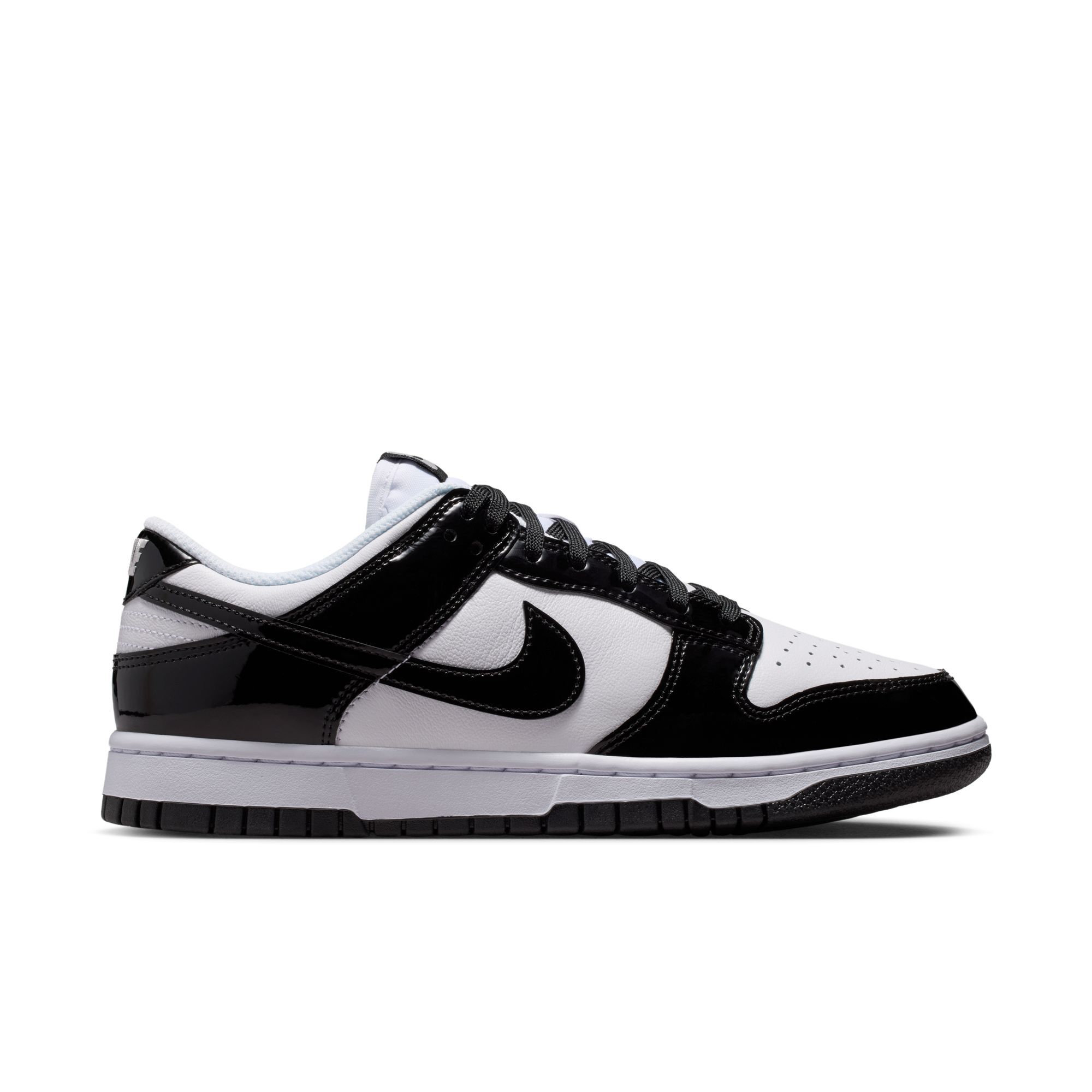 Nike Dunk Low SE Patent Leather image number 5