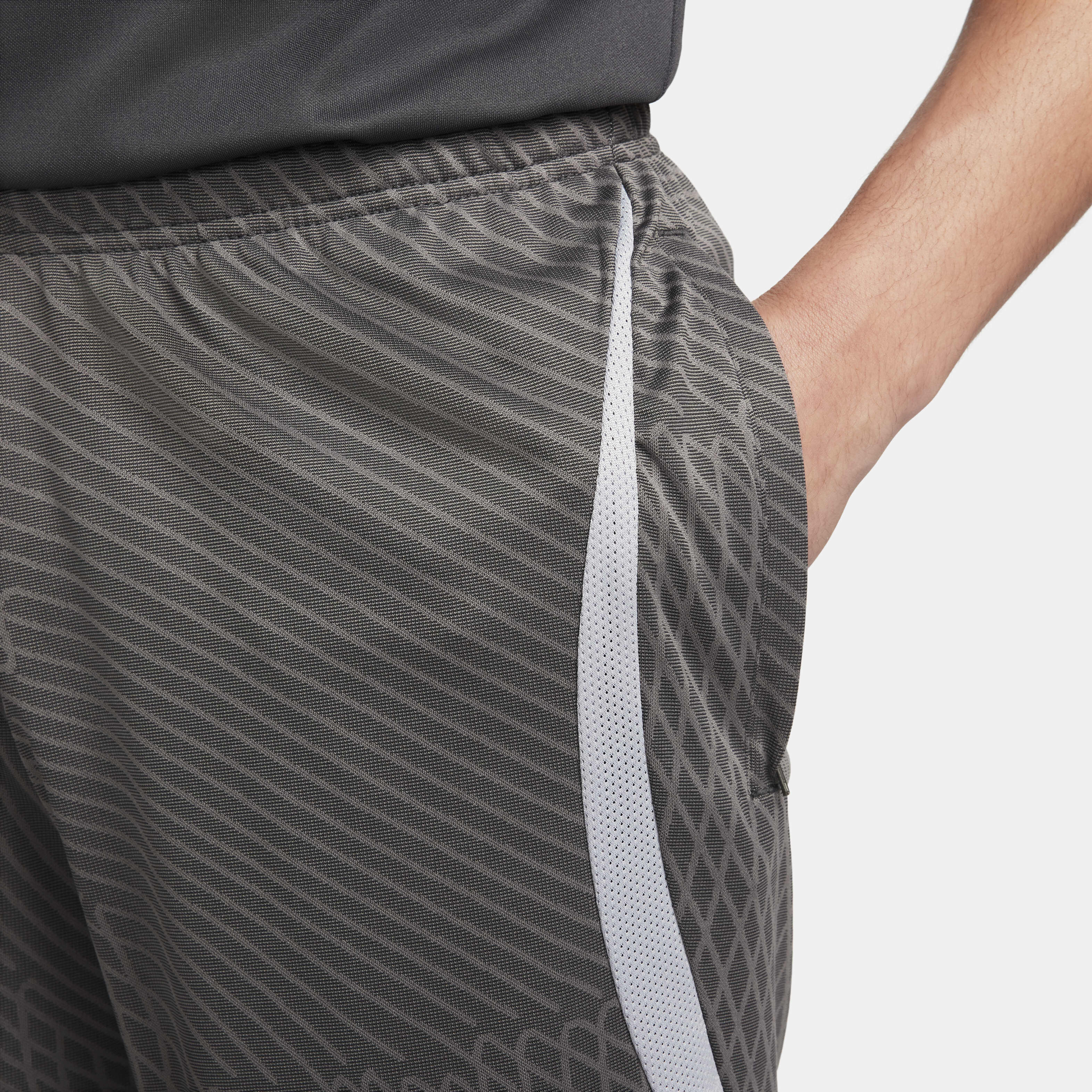 ليفربول F.C. سترايك image number 4