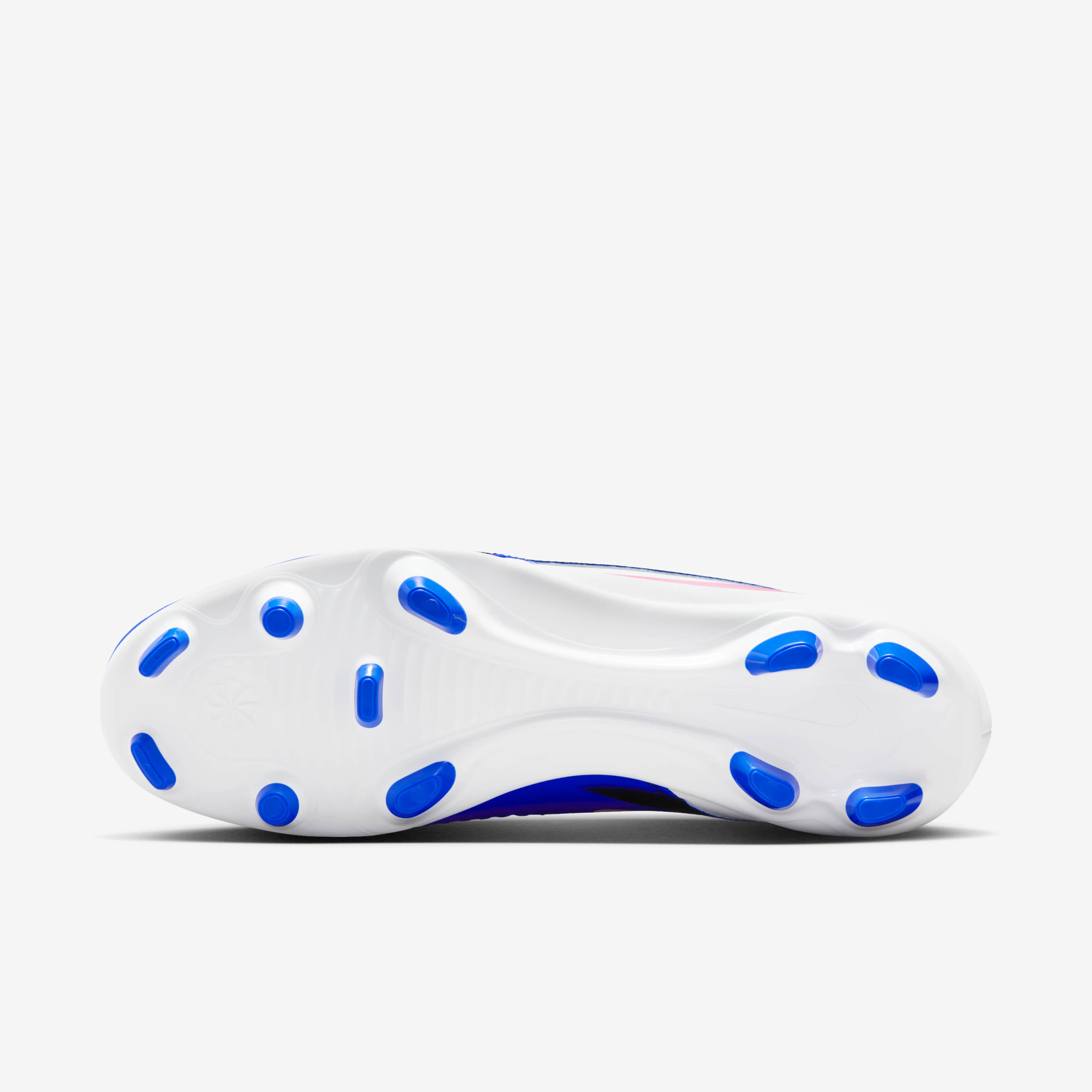 Nike Phantom 6 Low Club image number 1