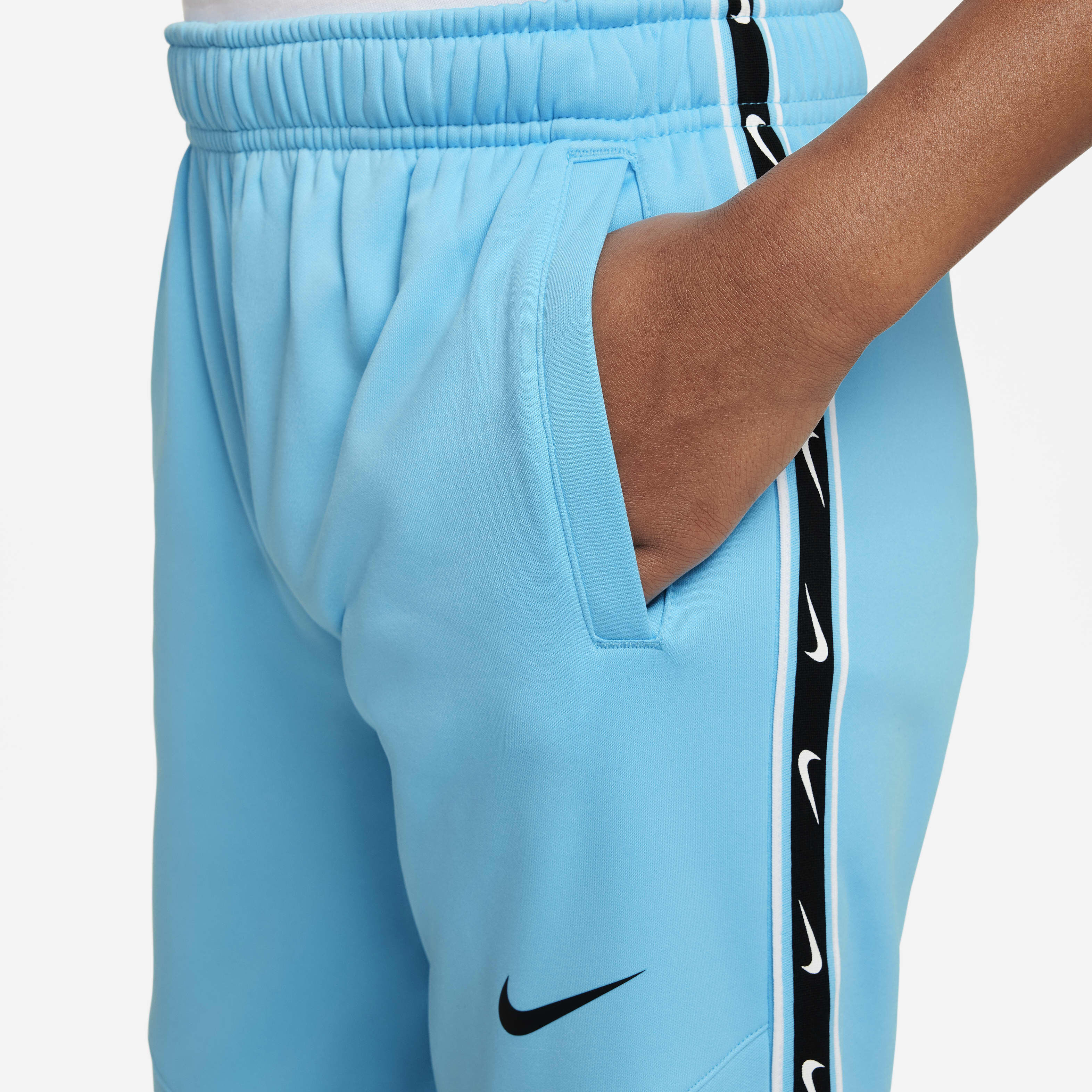 Nike Sportswear Repeat image number 3