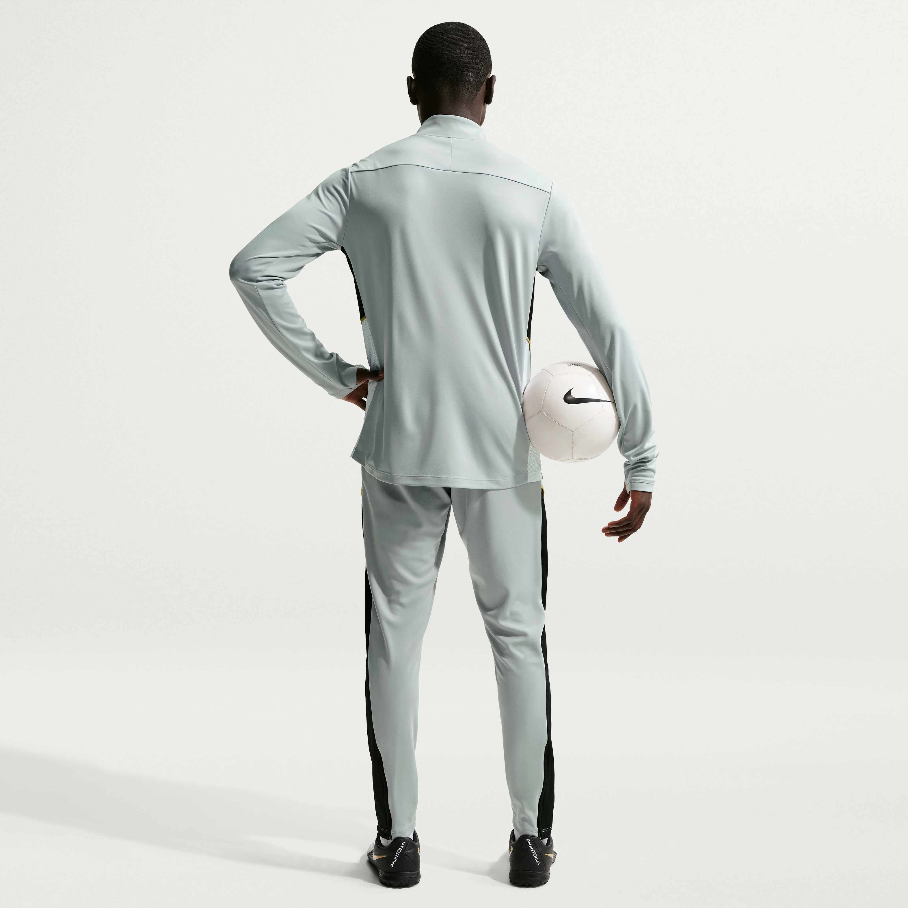 نايكي أكاديمي image number 4