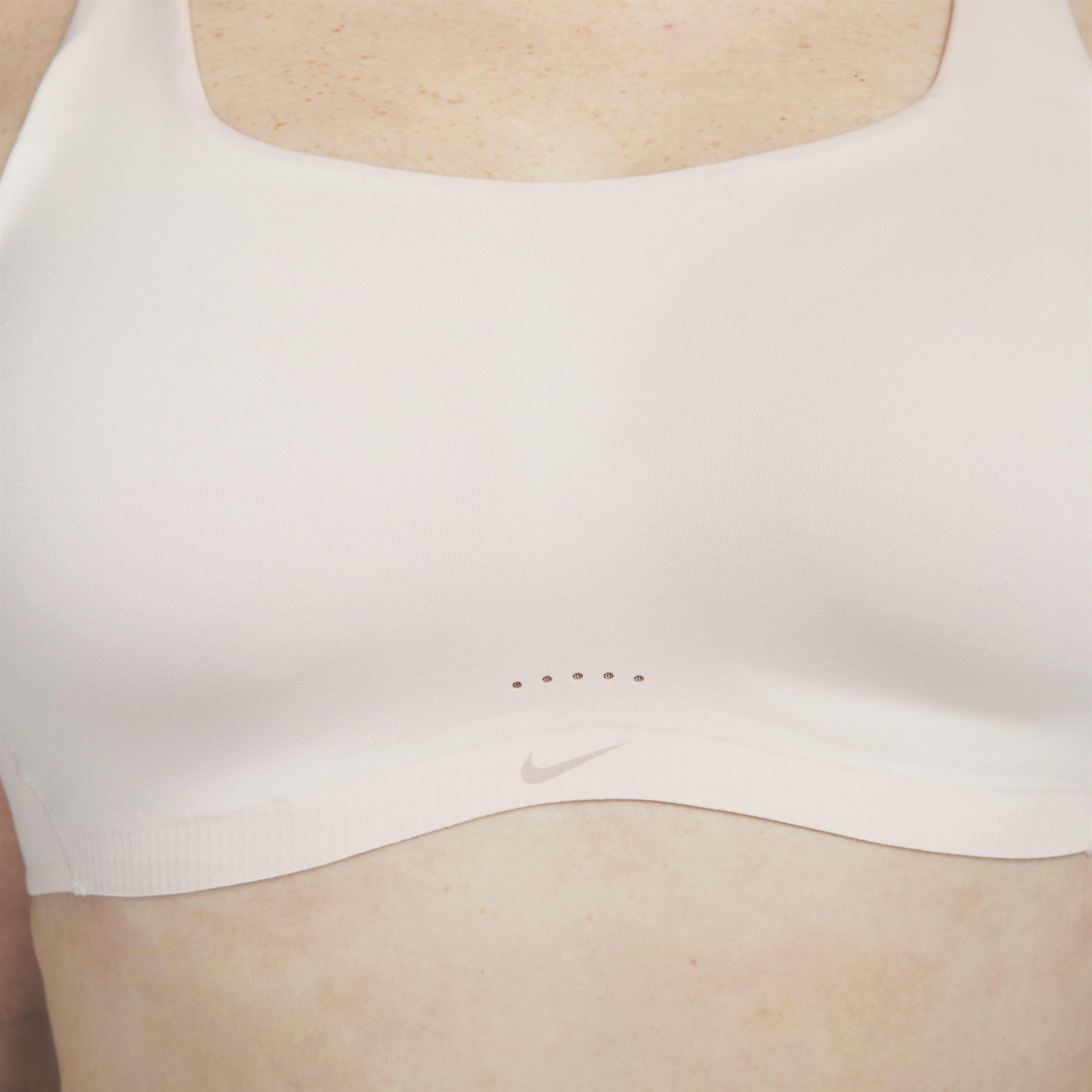 Nike Alate Coverage image number 2