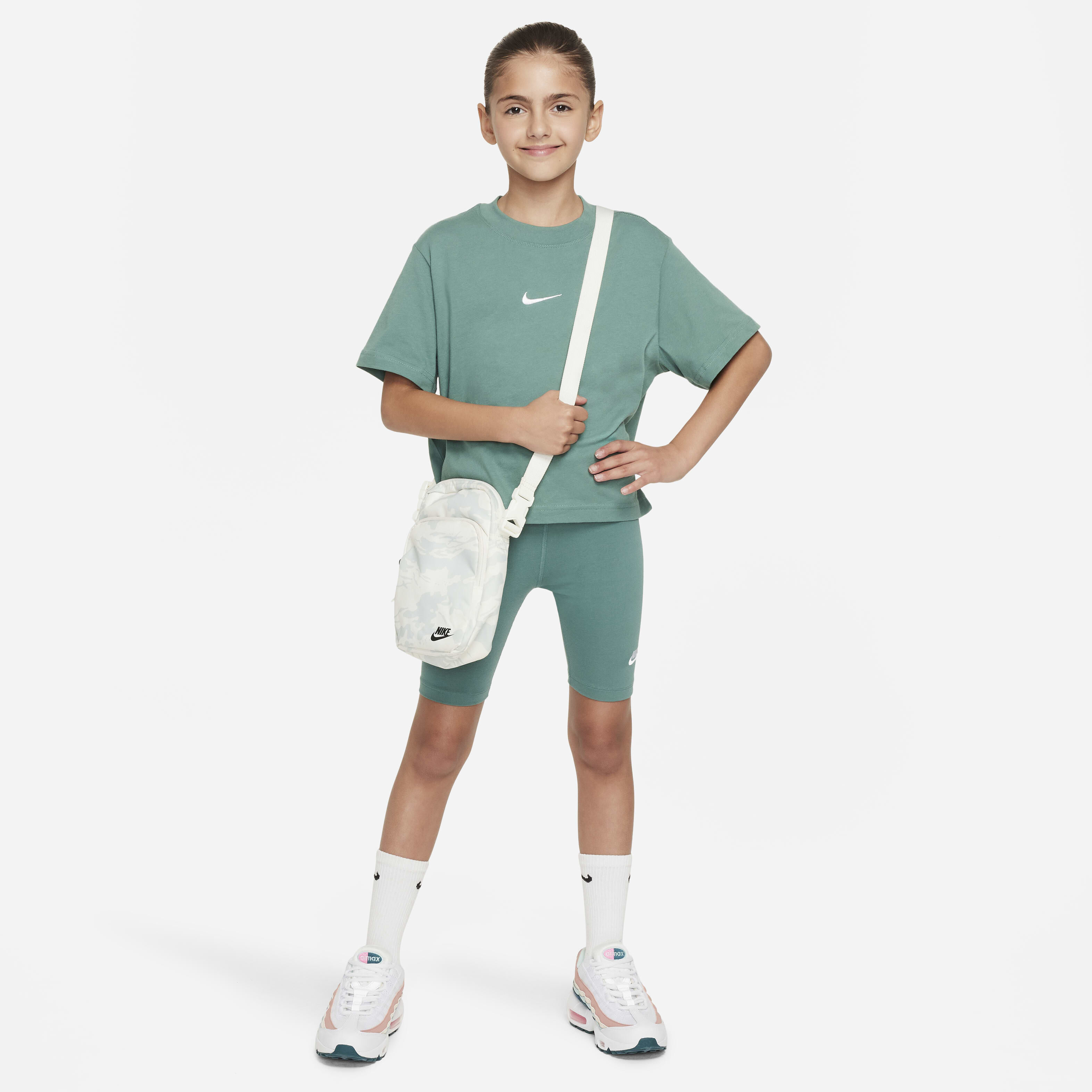 نايكي سبورتسوير image number 3