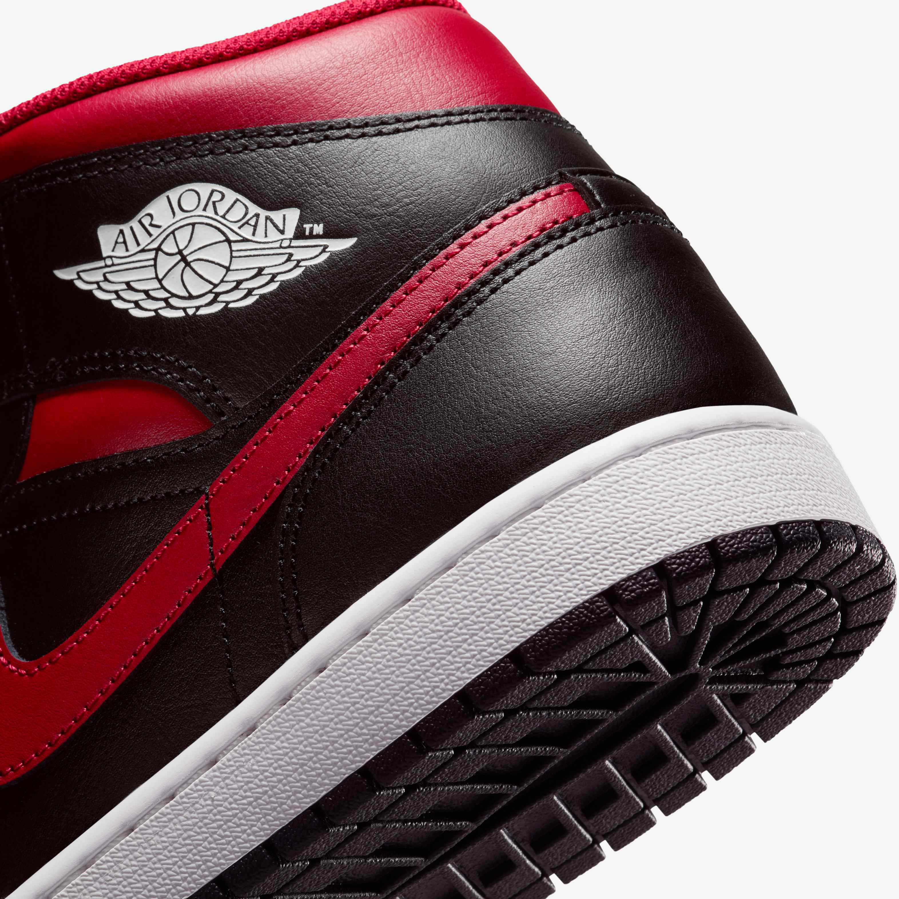 Air Jordan 1 Mid image number 7