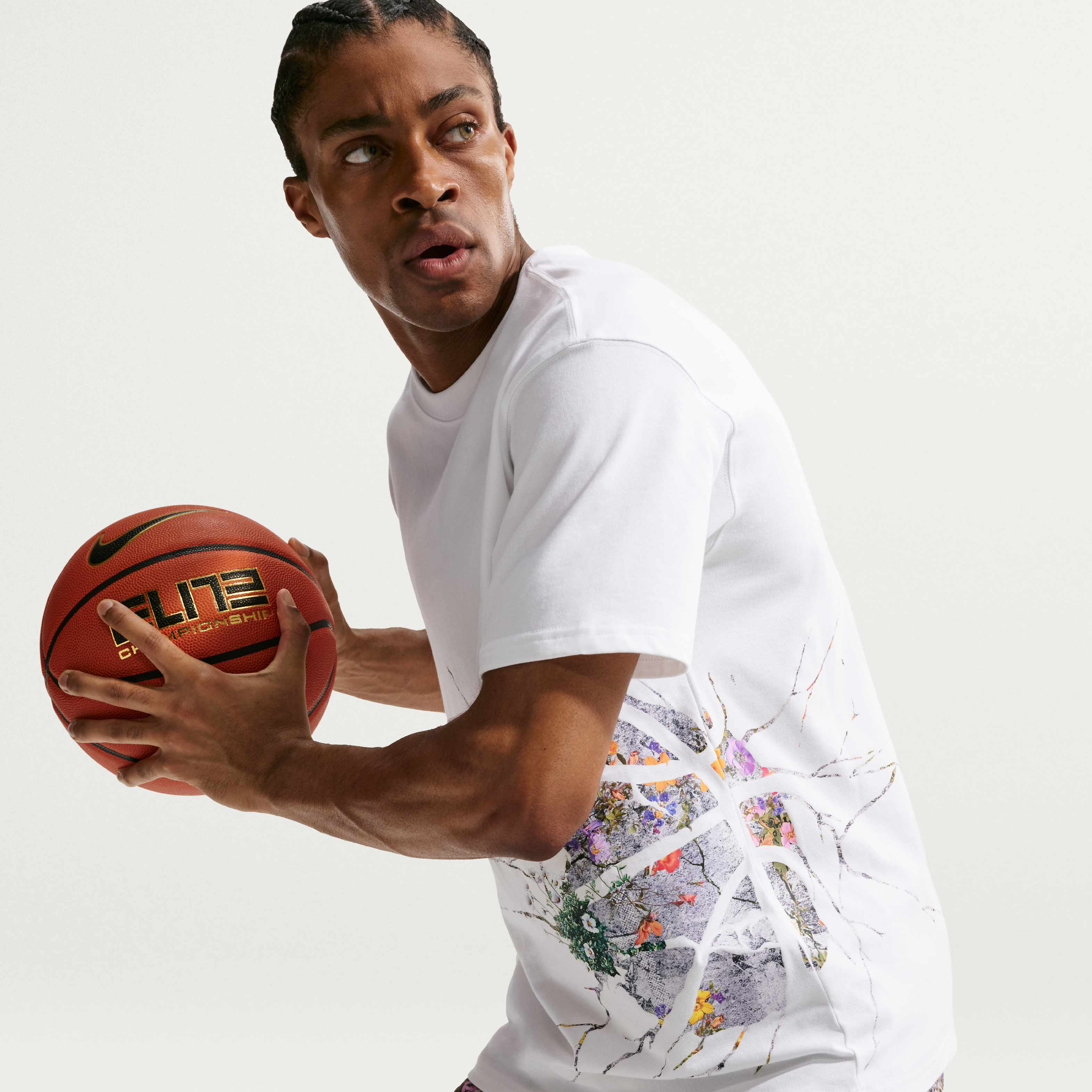 Nike image number 2