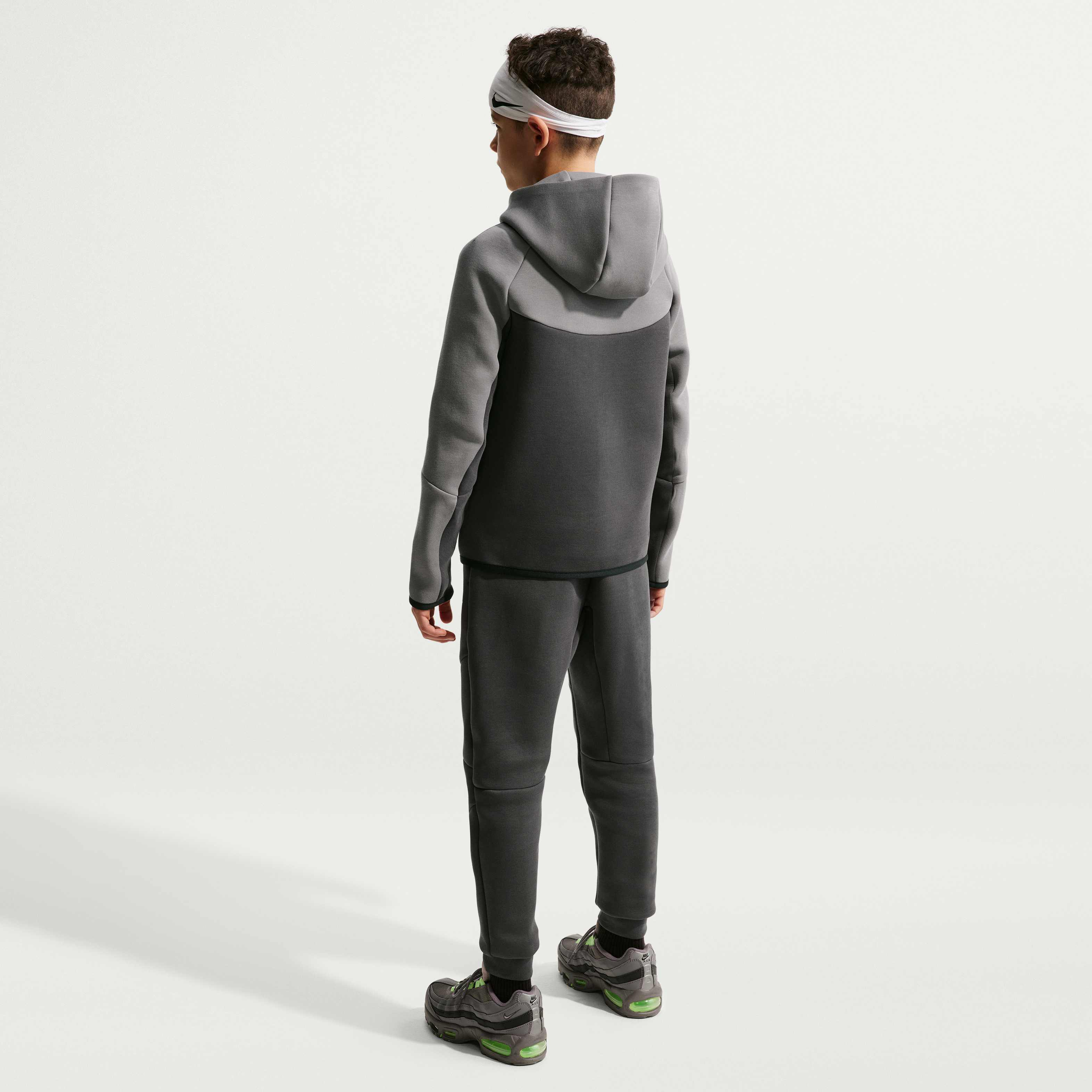 Nike Sportswear Tech Fleece image number 4