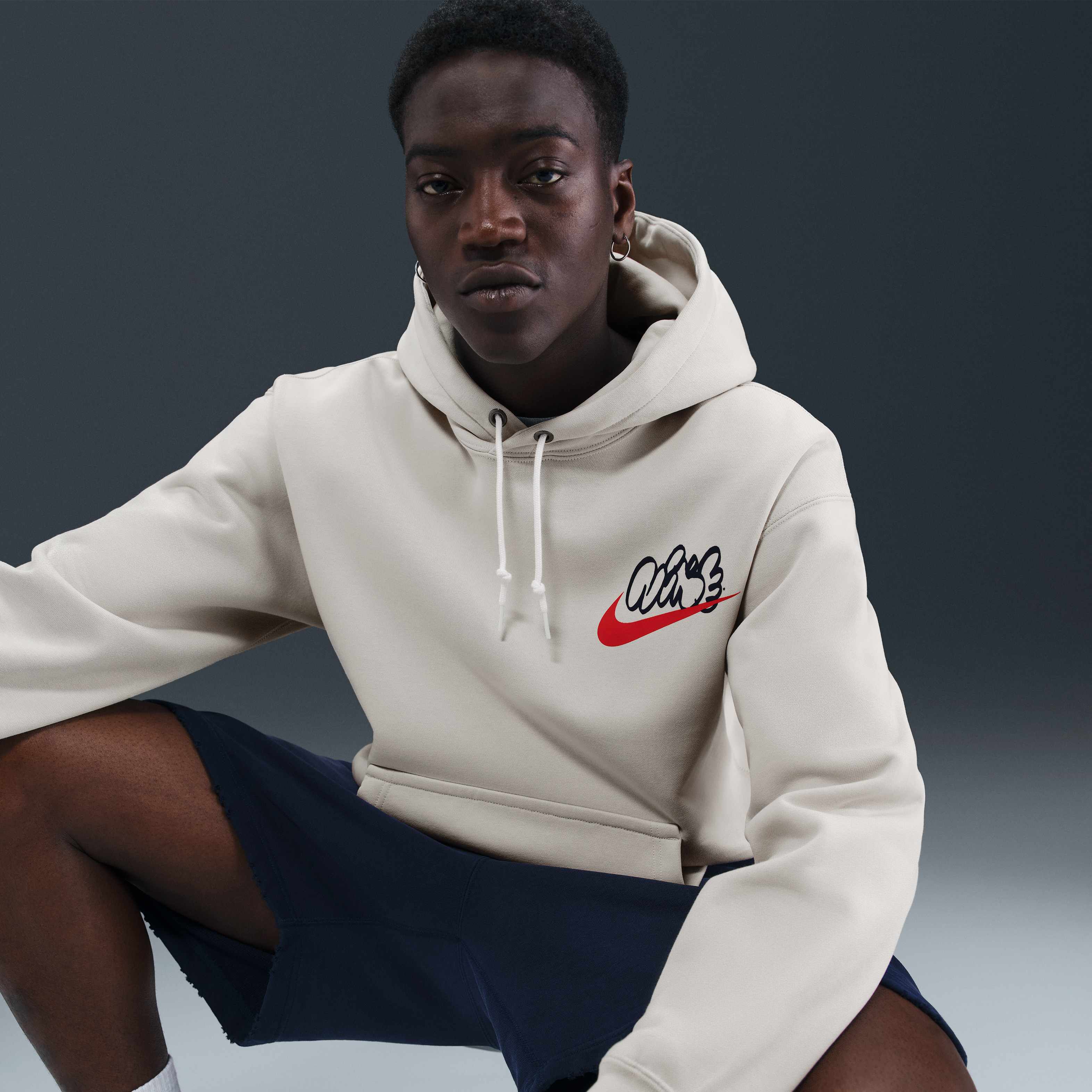 Nike Solo Swoosh image number 2