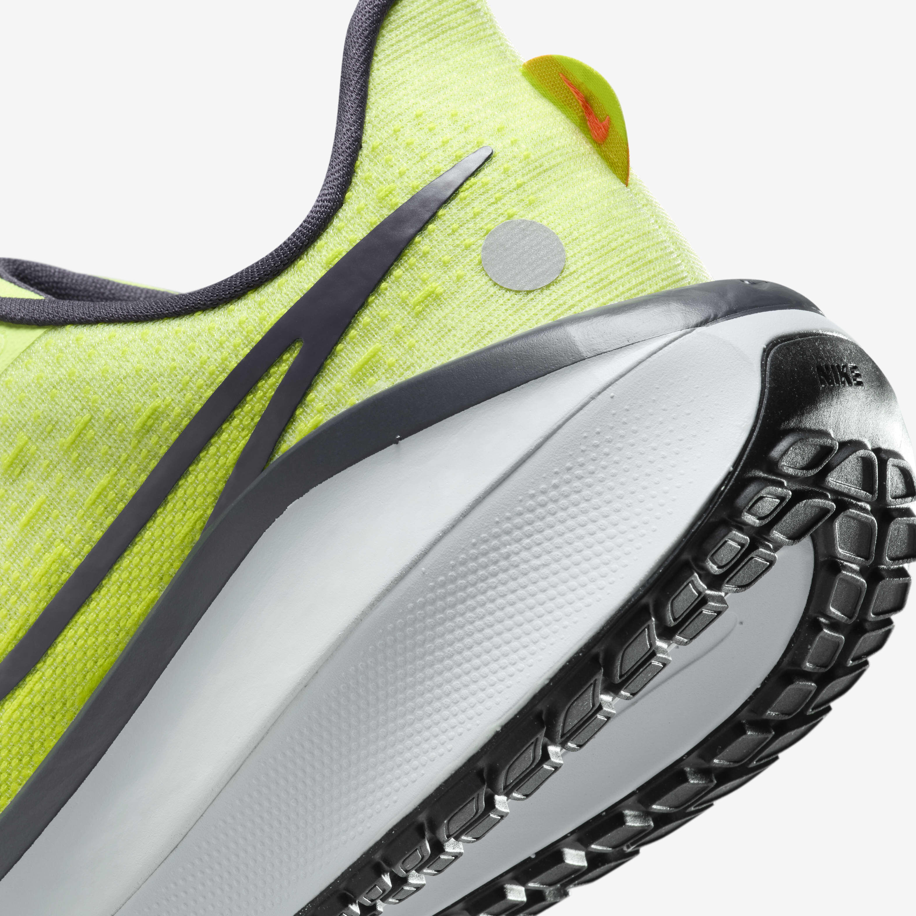 Nike Vomero 17 image number 7