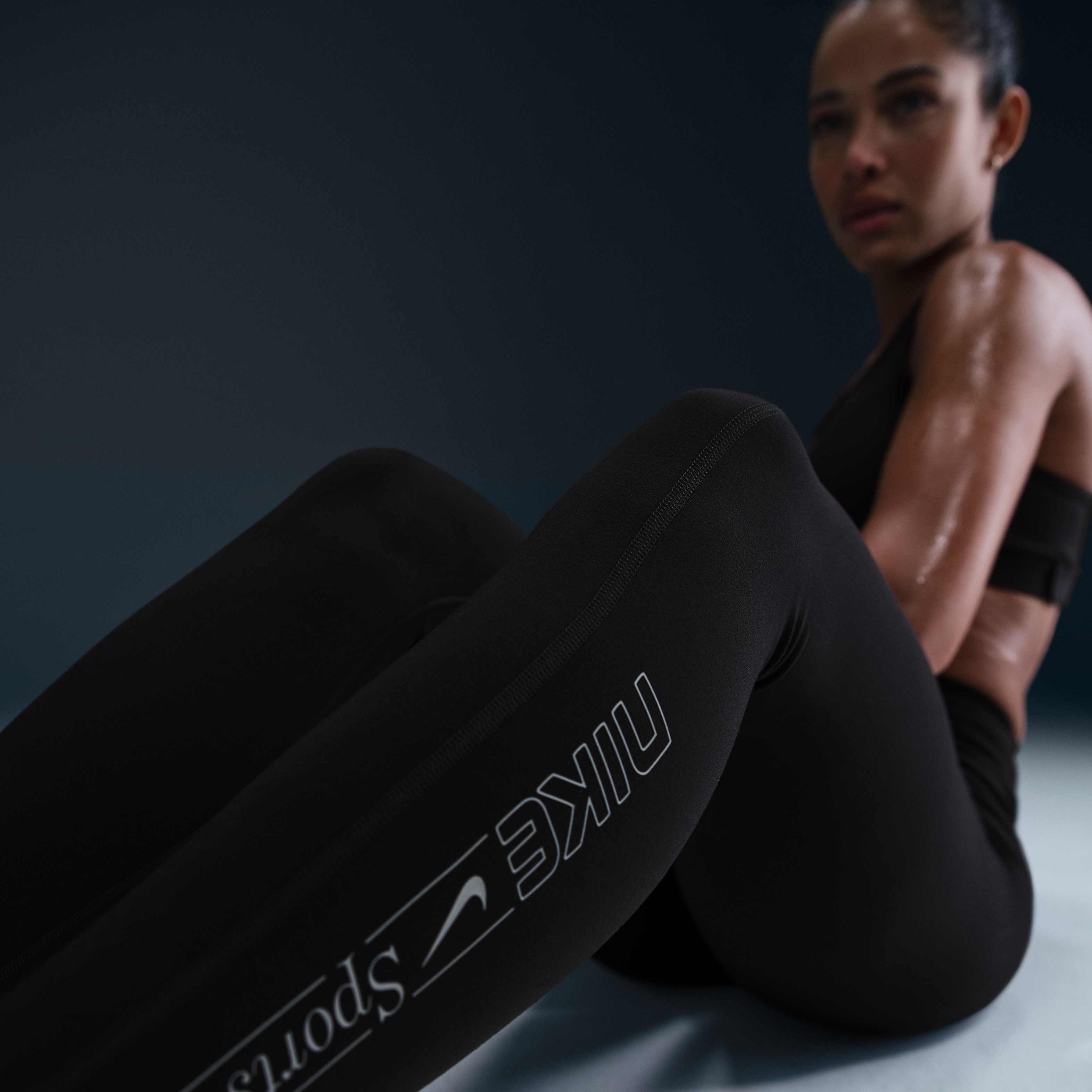 Nike One Fitted image number 4