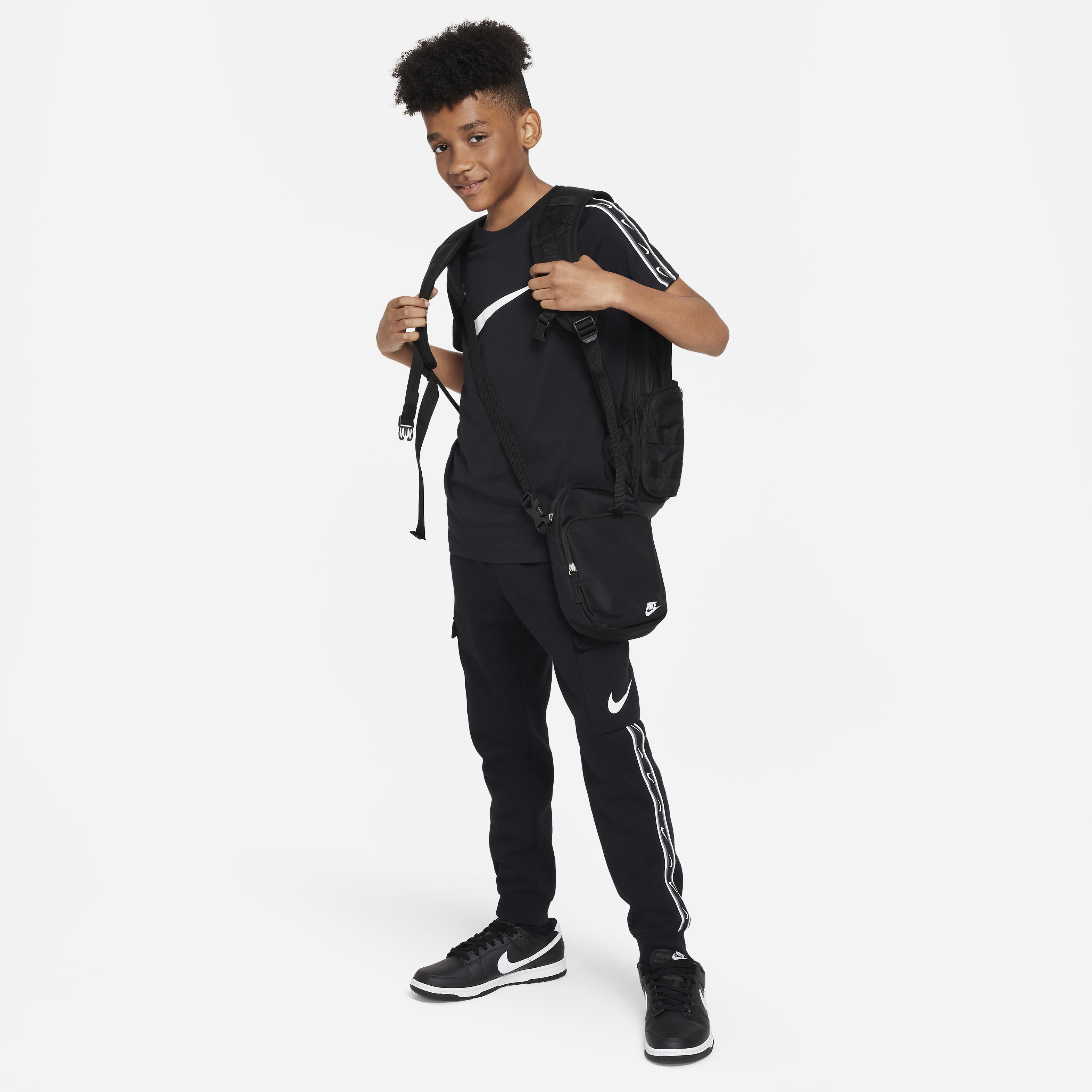Nike Sportswear Repeat image number 3