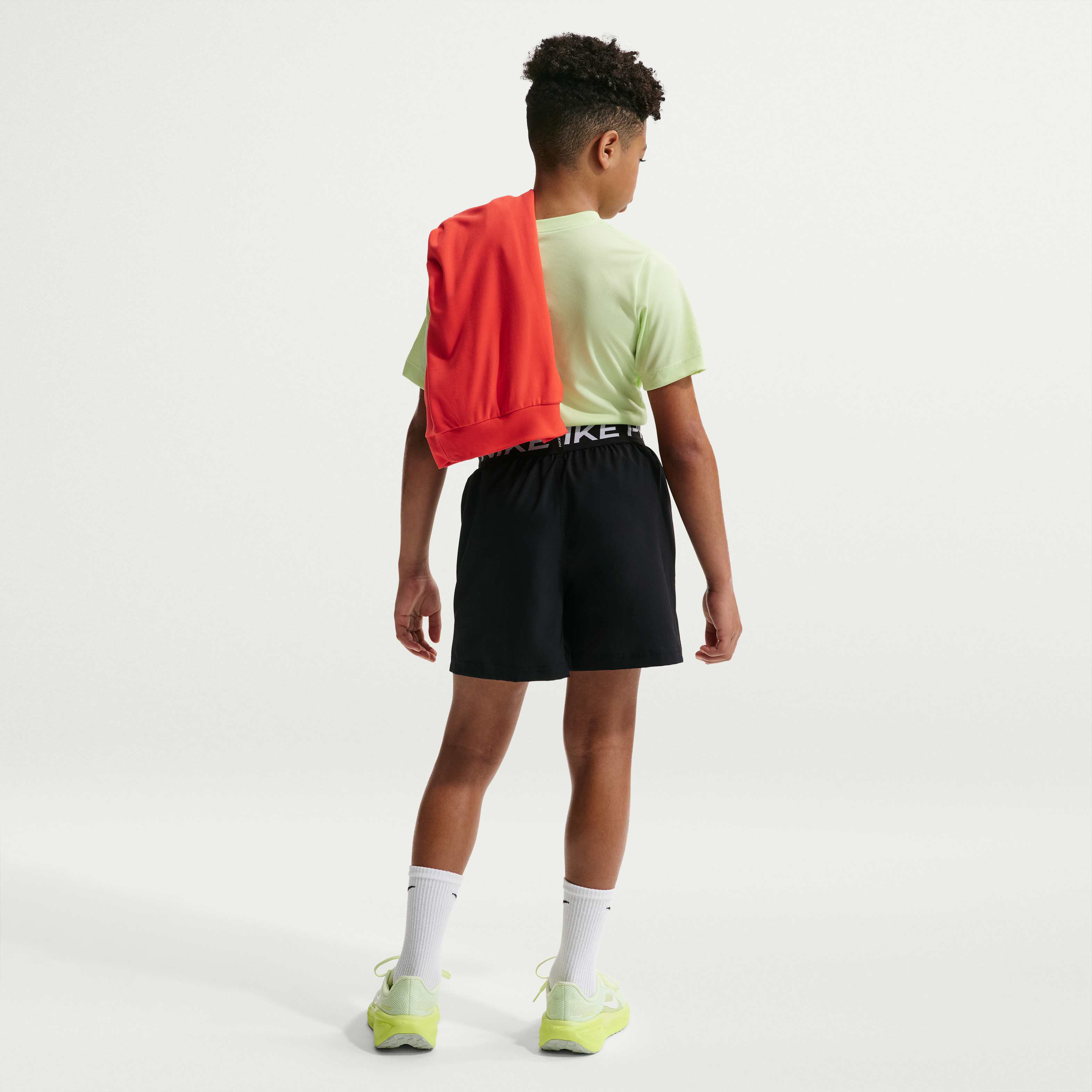 Nike Pro image number 4