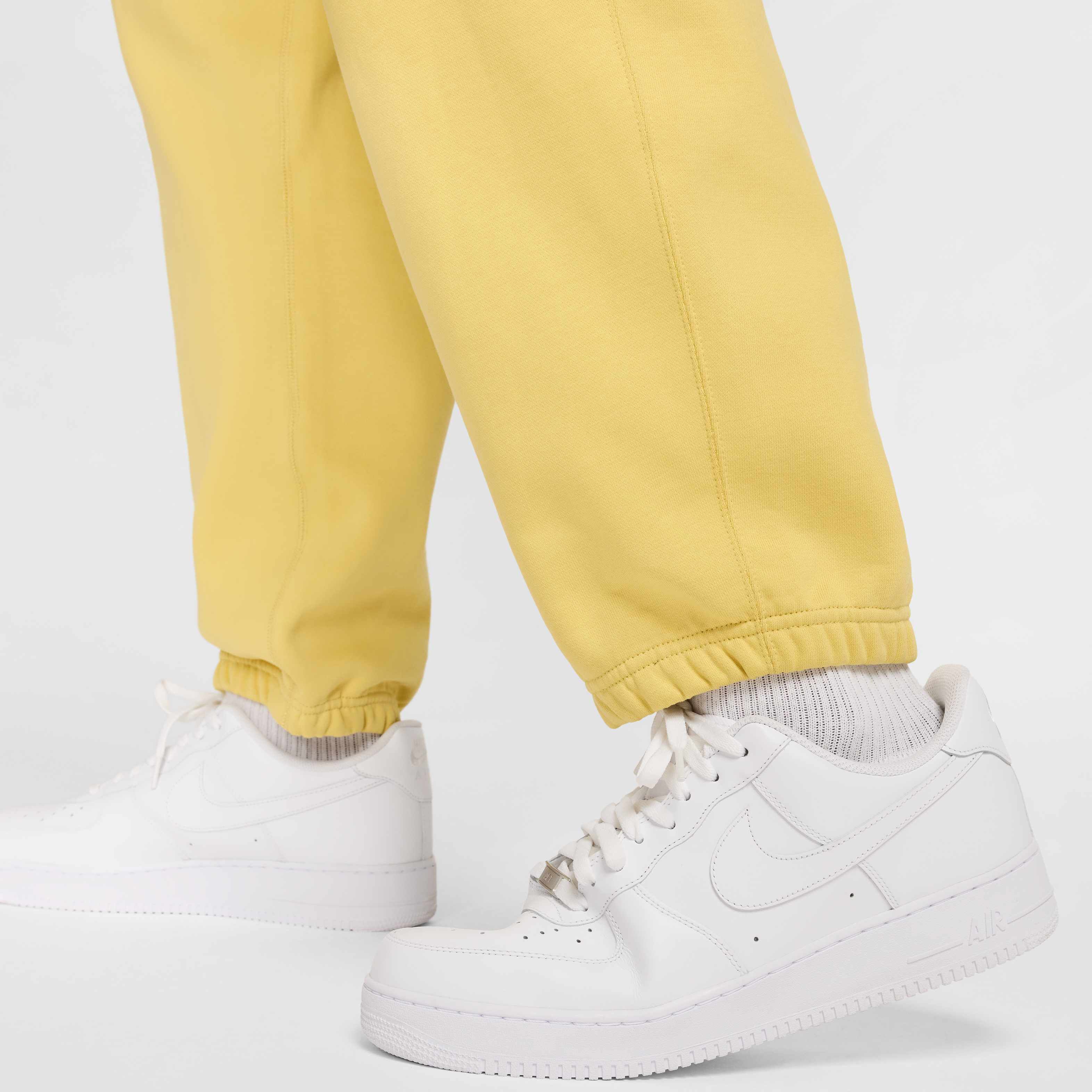 Nike Solo Swoosh image number 9