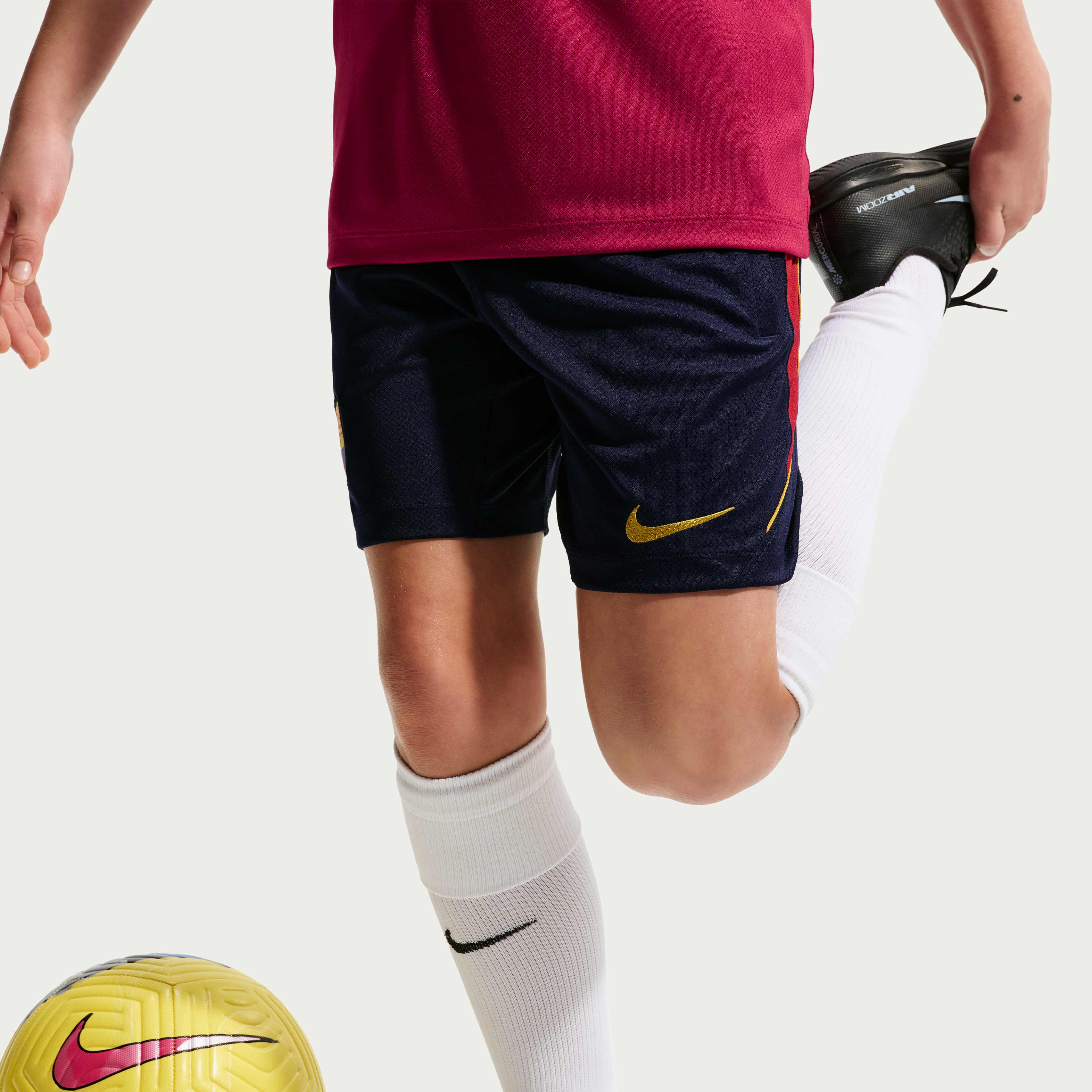 F.C. Barcelona Strike image number 4