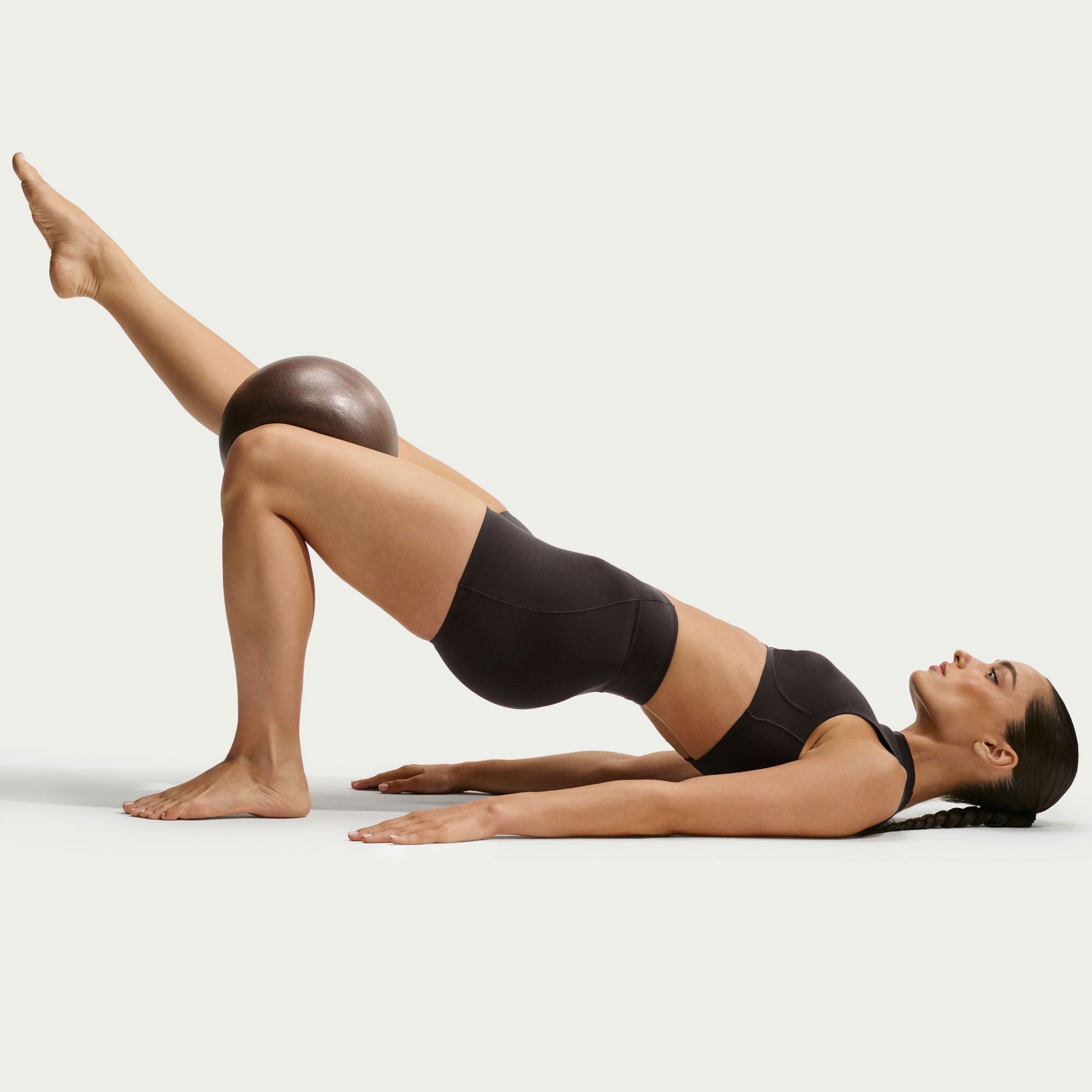NikeSKIMS Studio Stretch image number 5