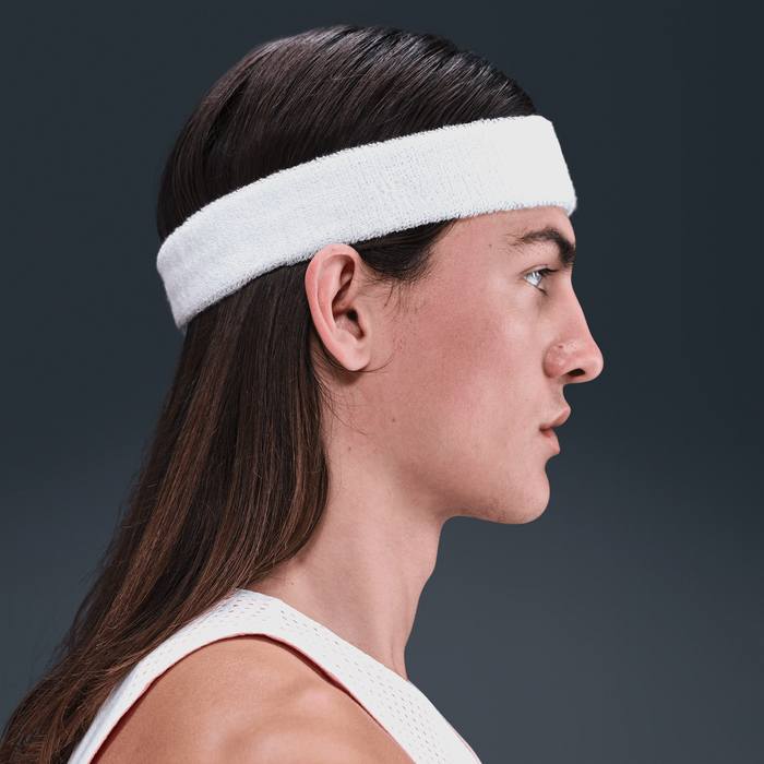 Nike Swoosh Classic image number 2 Nike Swoosh Classic image number 2