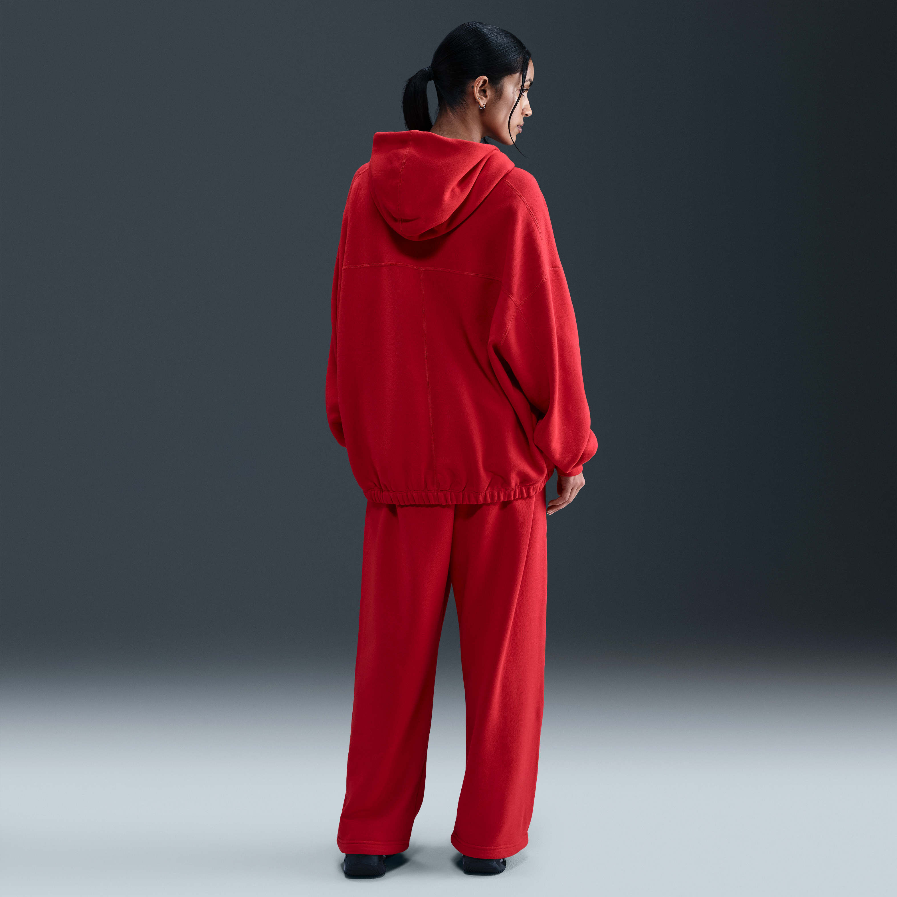 نايكي سبورتسوير image number 4