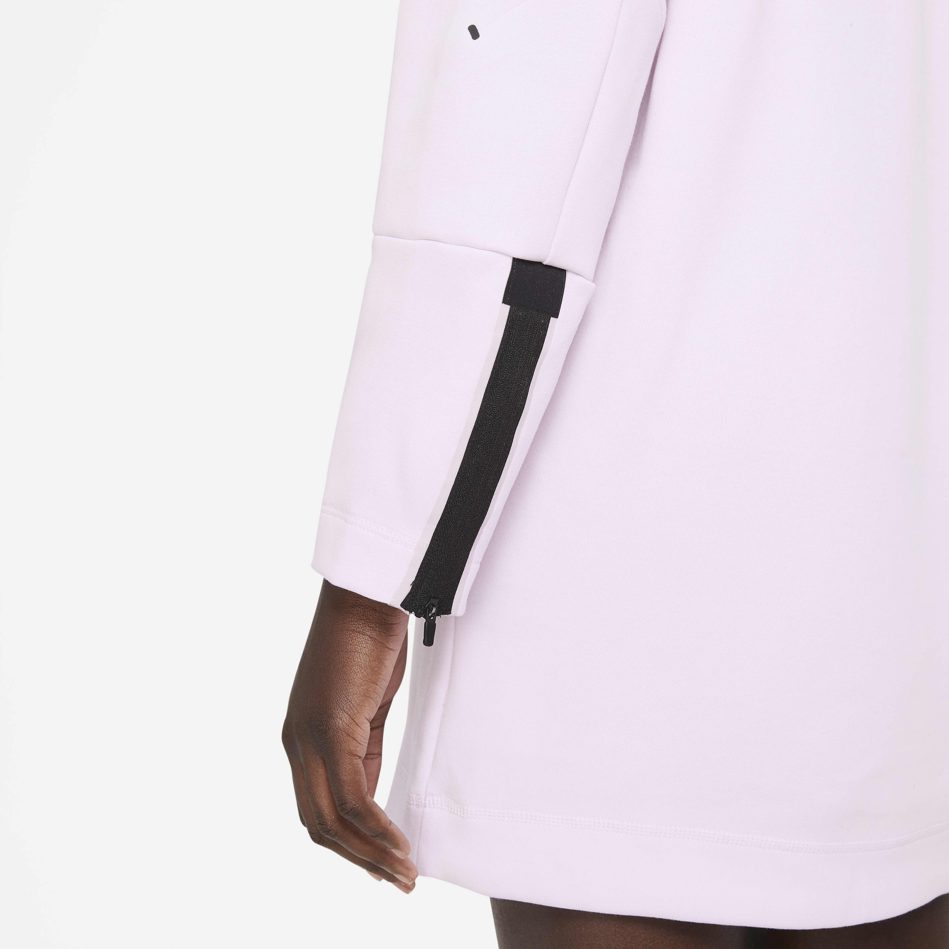 فستان سبورتسوير تك فليس اسينشال للنساء image number 3