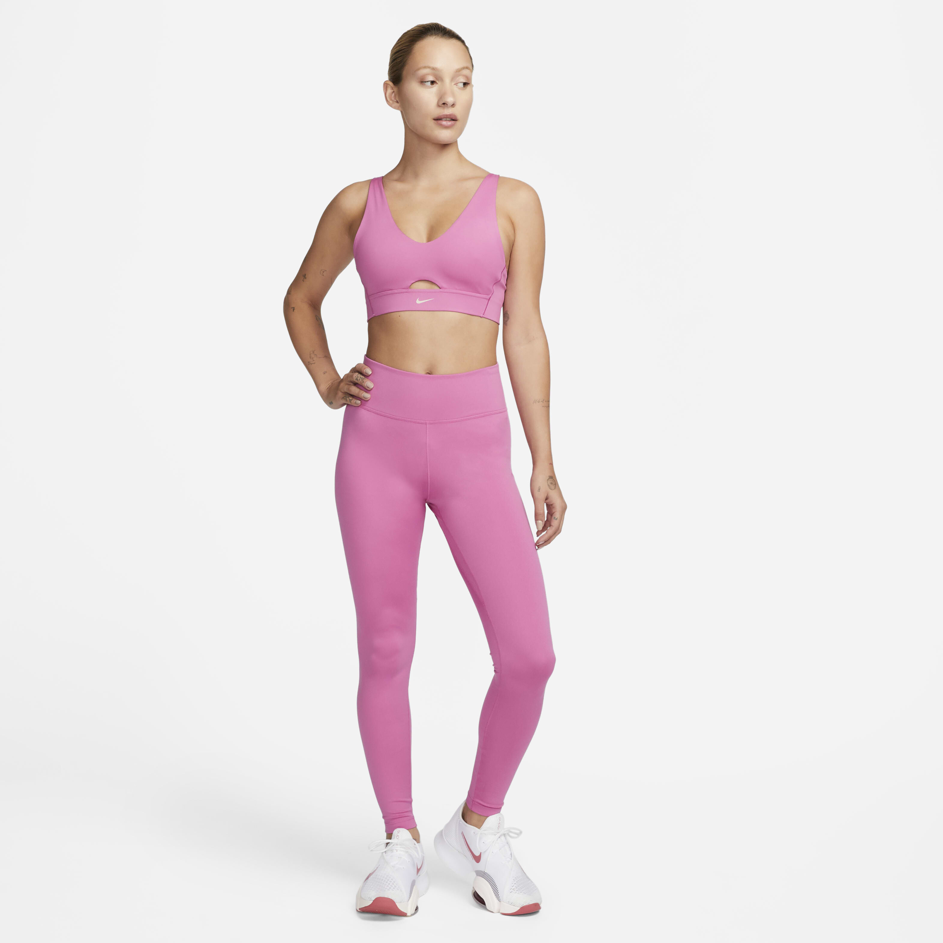 Nike Indy Plunge Cut-Out image number 7