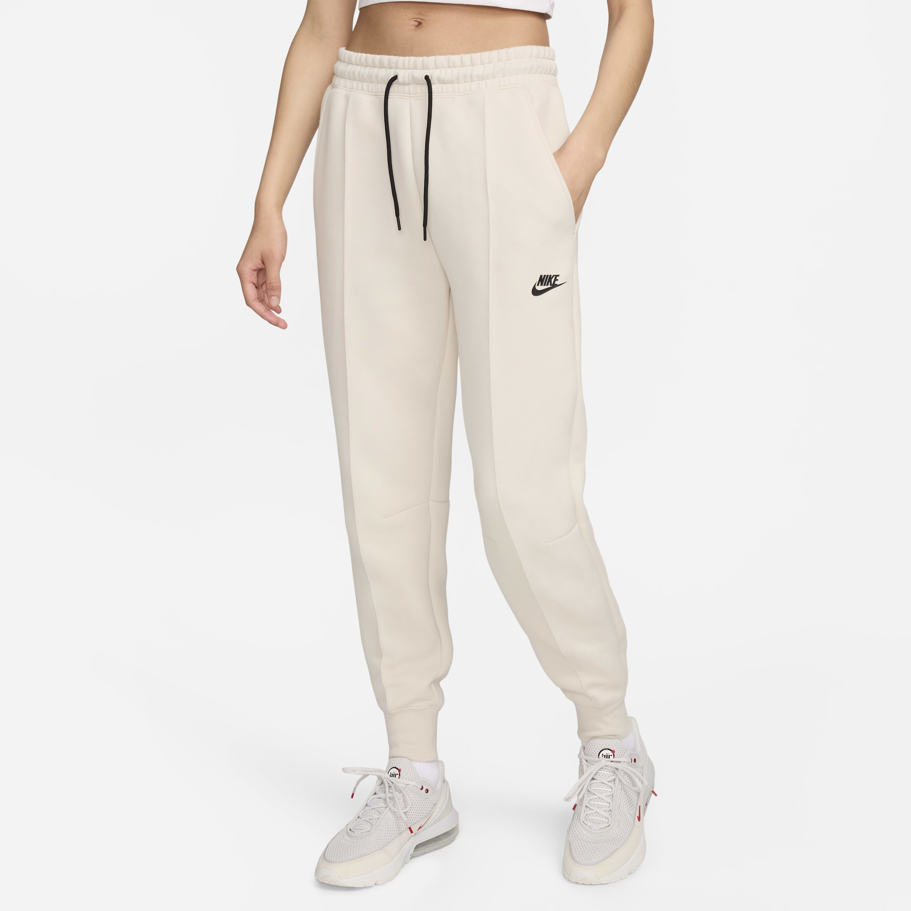 White and gold nike joggers shop