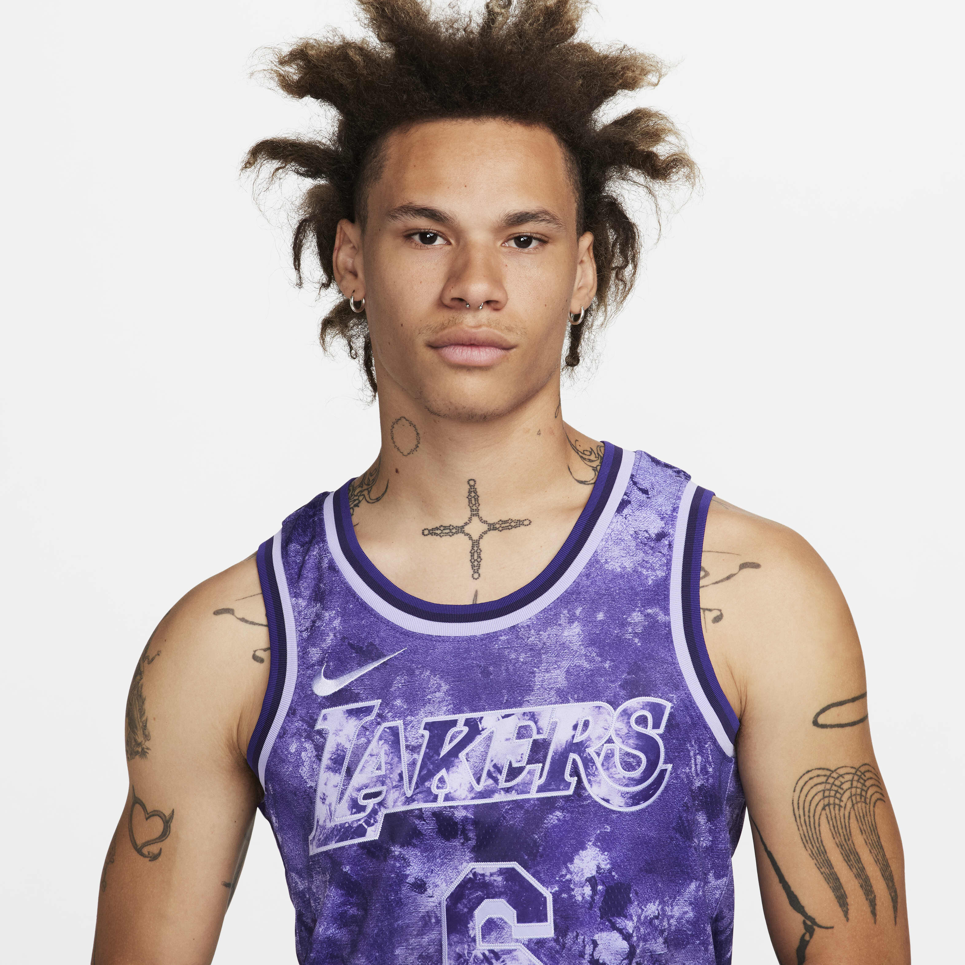 Buy LeBron James Los Angeles Lakers 2022 23 Select Series Men s Nike Dri FIT NBA Swingman Jersey Purple Pulse Nike UAE Official