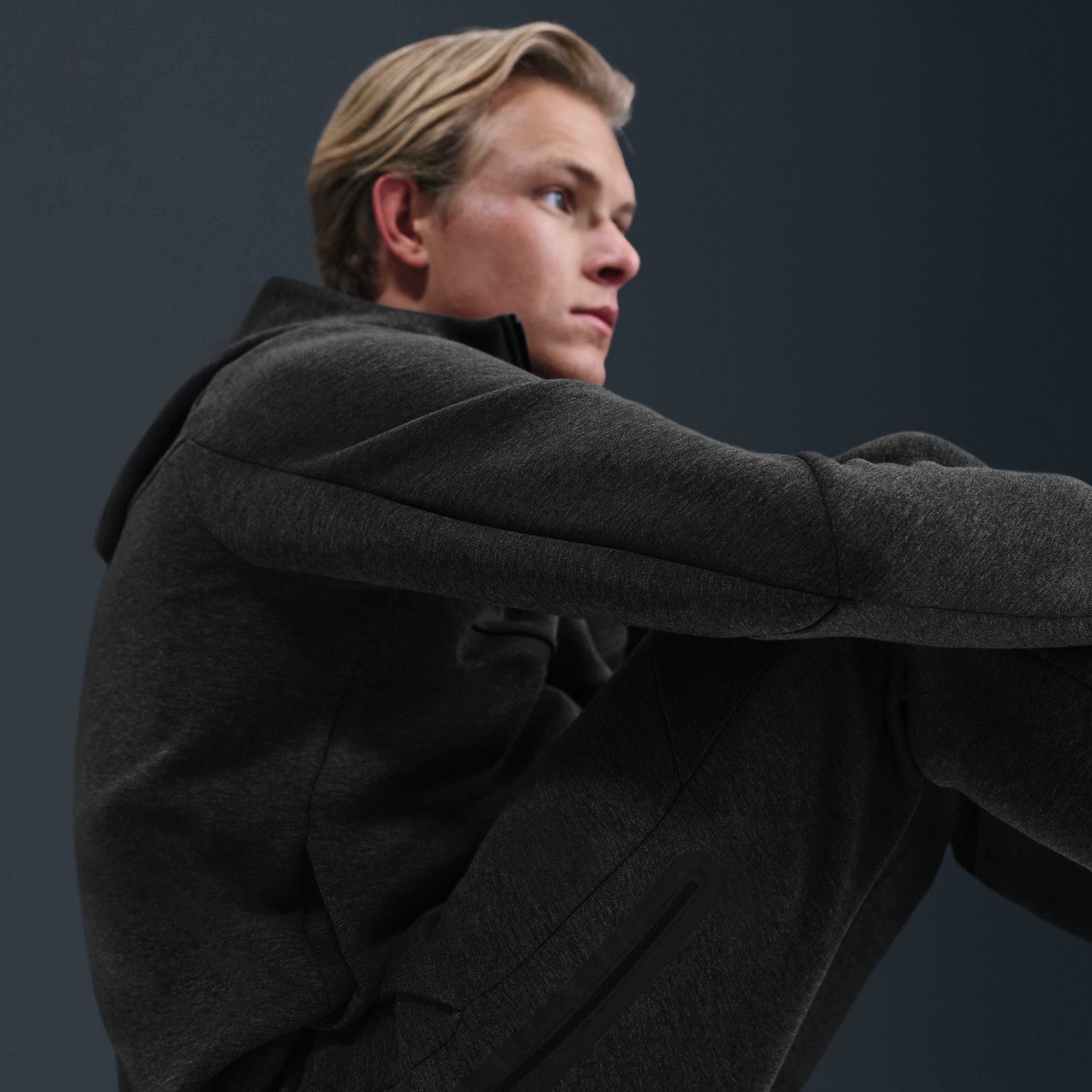 نايكي تك image number 4