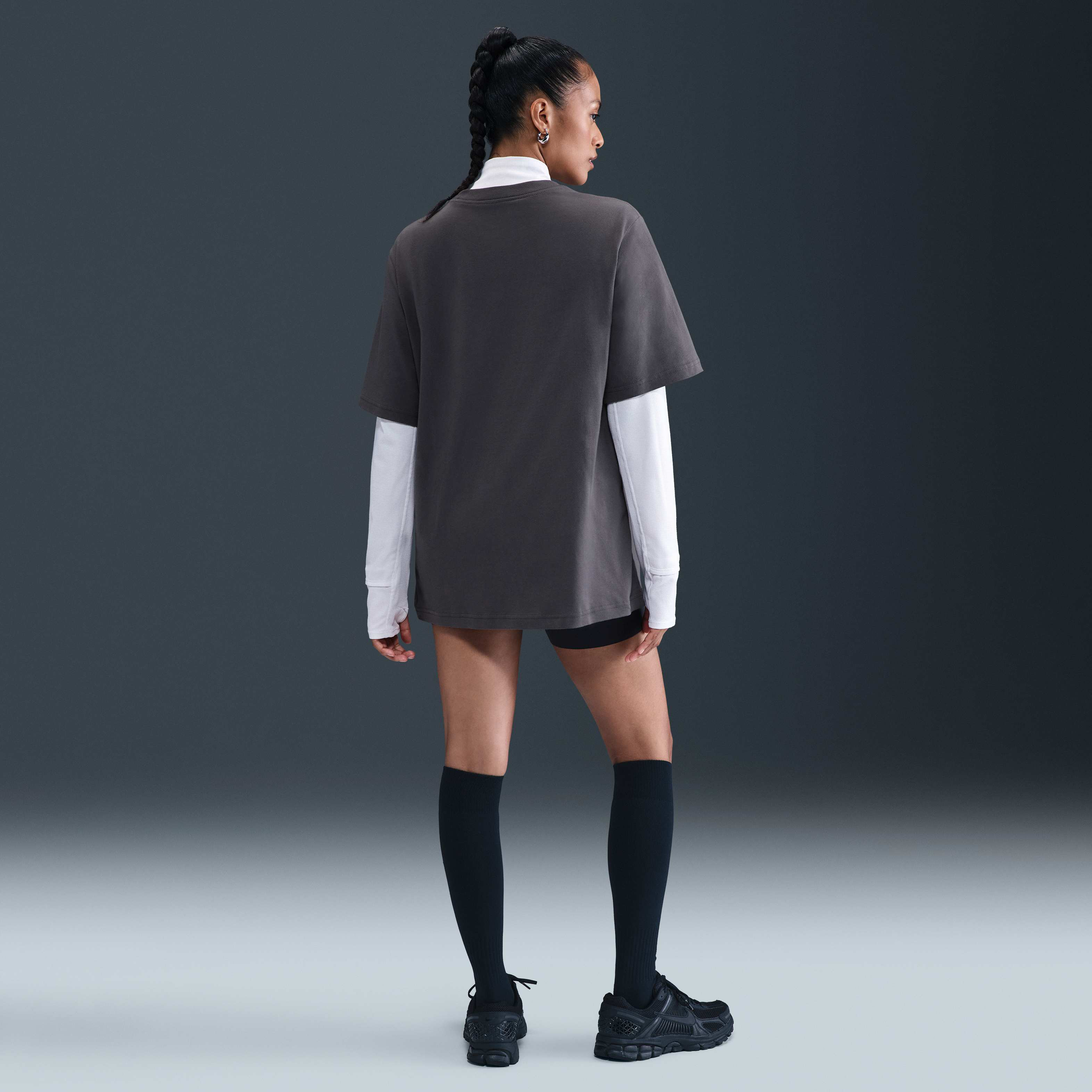 Nike Sportswear Essential image number 4