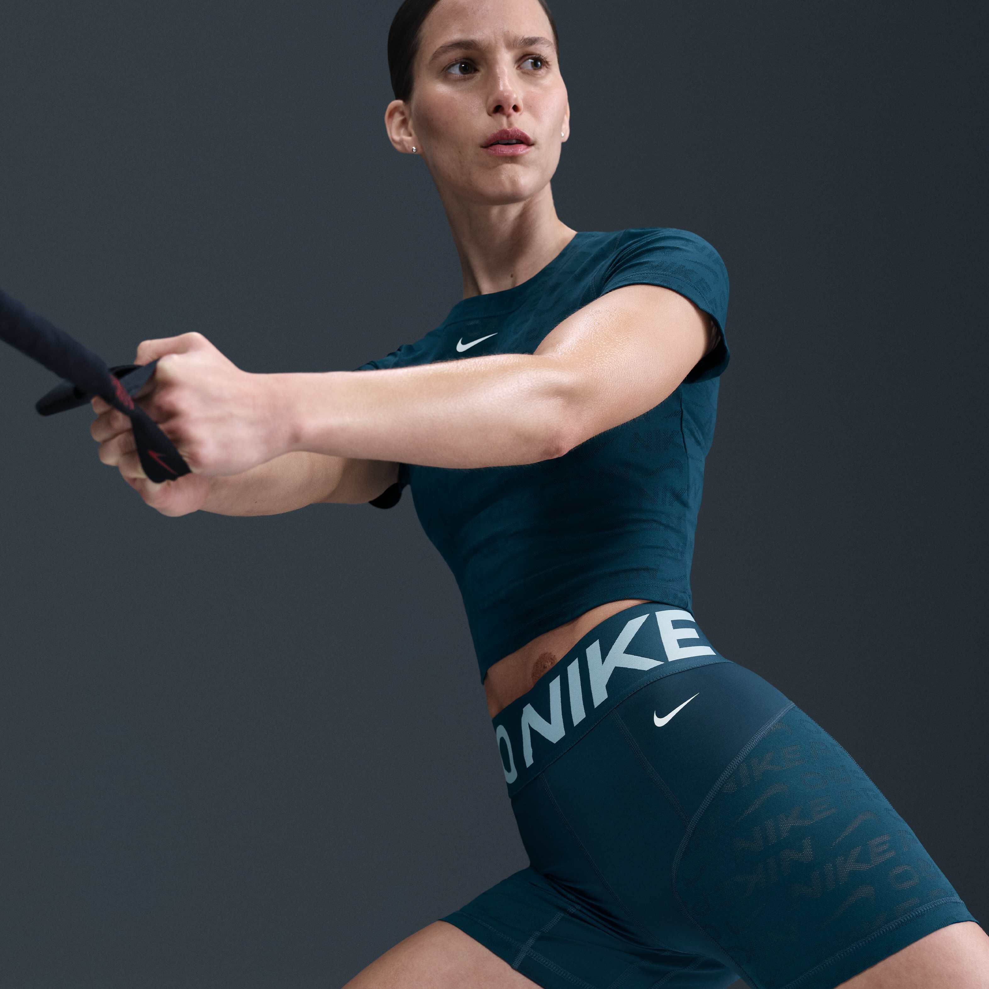 Nike Pro Sculpt image number 4