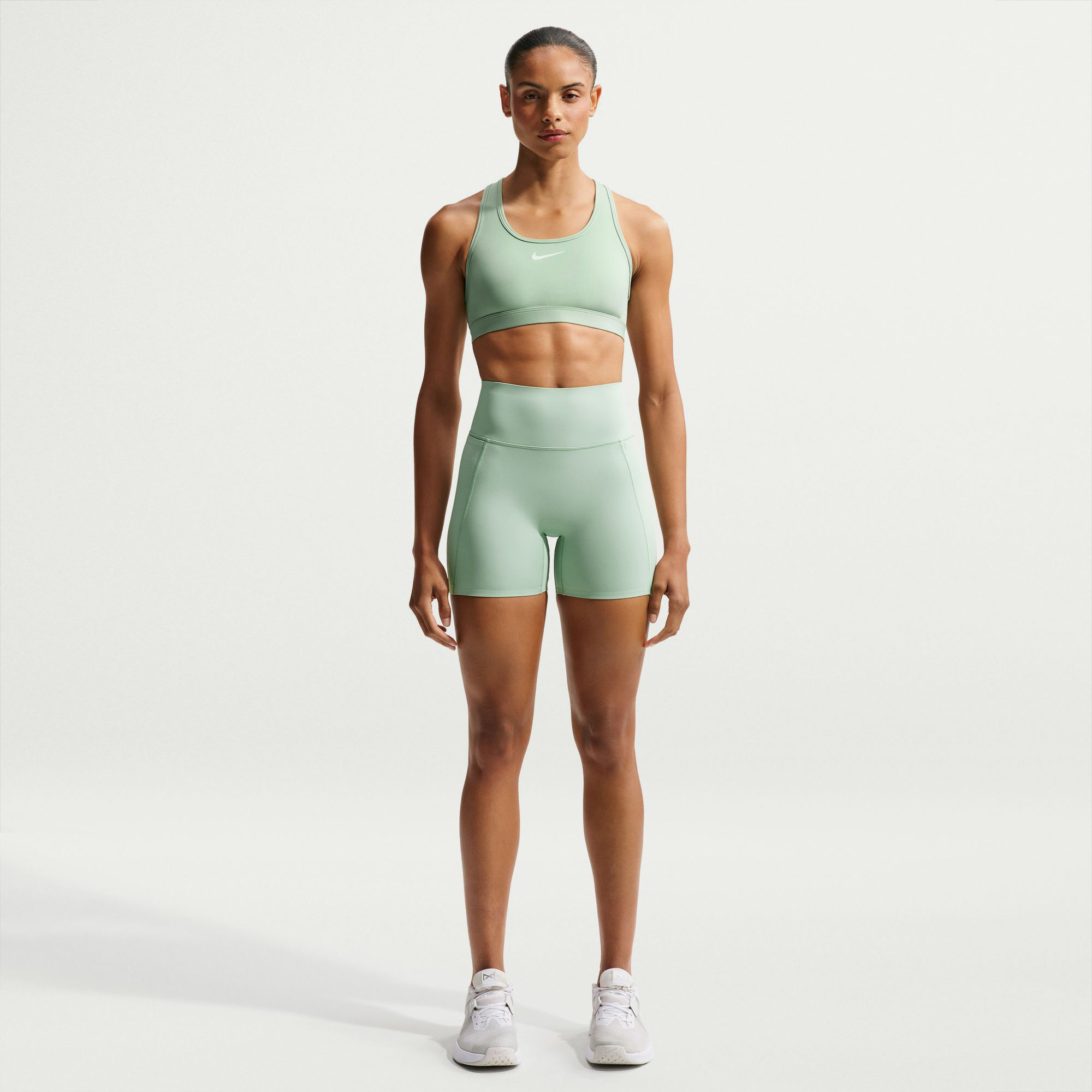 Nike Universa image number 0