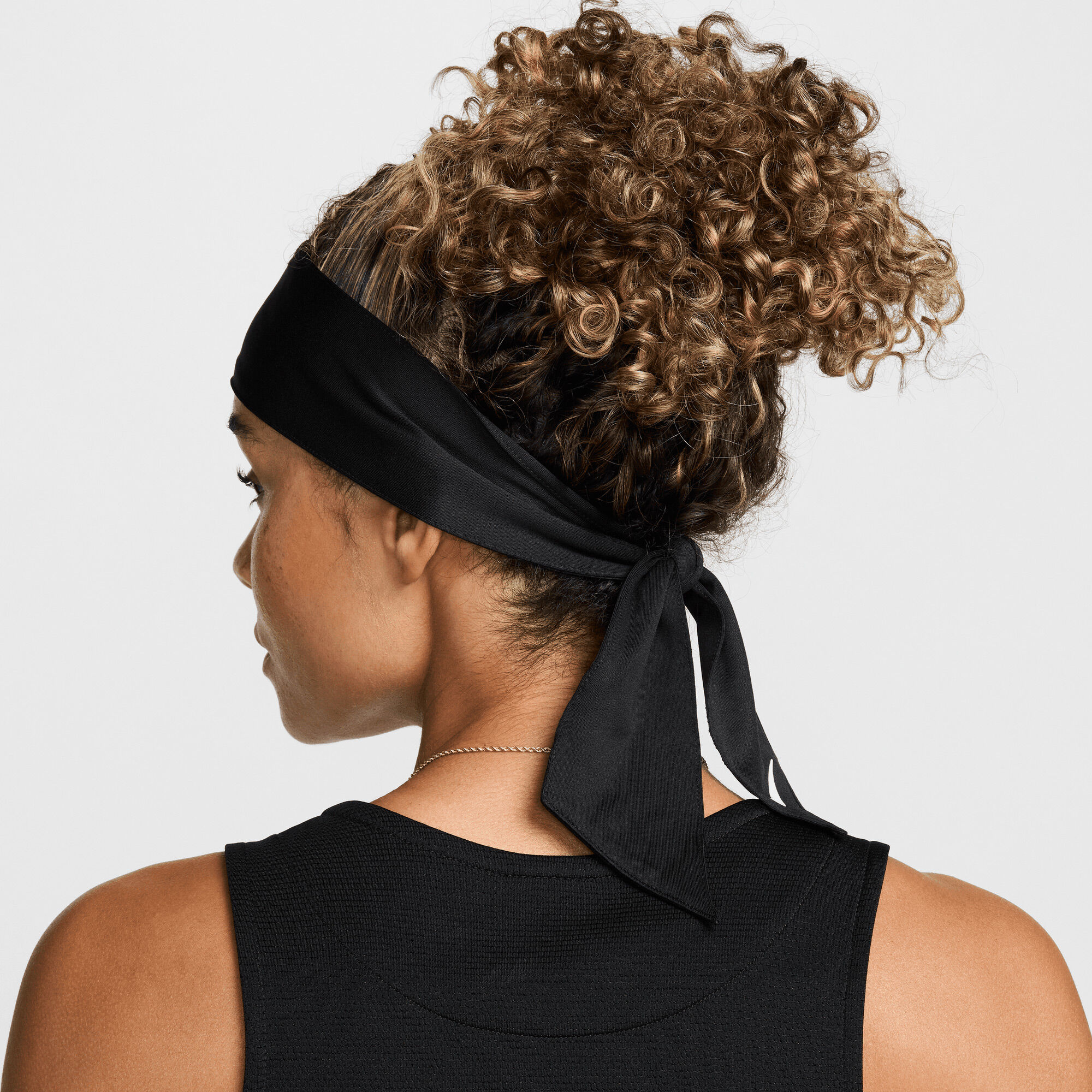 Buy WNBA Nike Dri-FIT Head Tie - Black/White @ Nike UAE