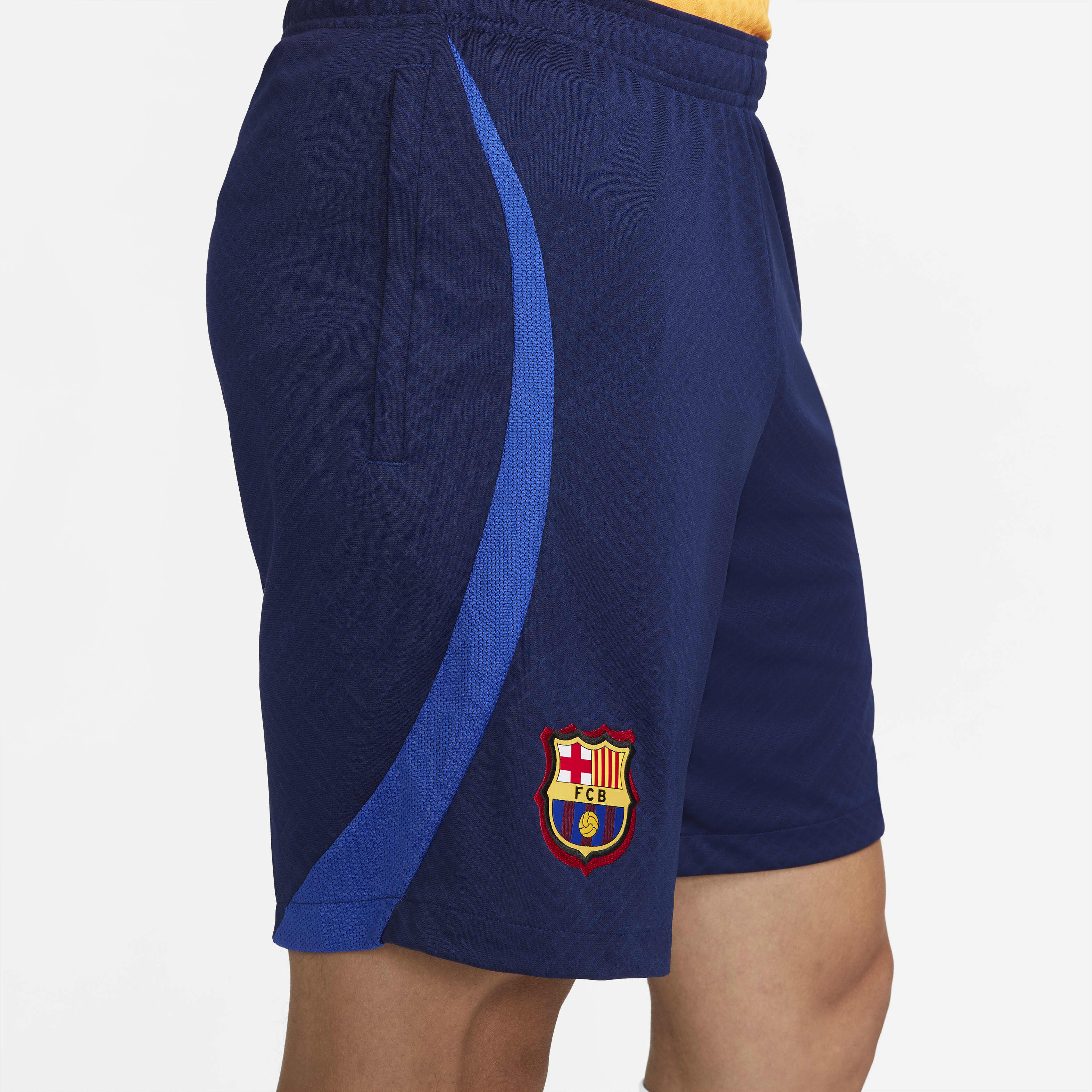 F.C. Barcelona Strike image number 4