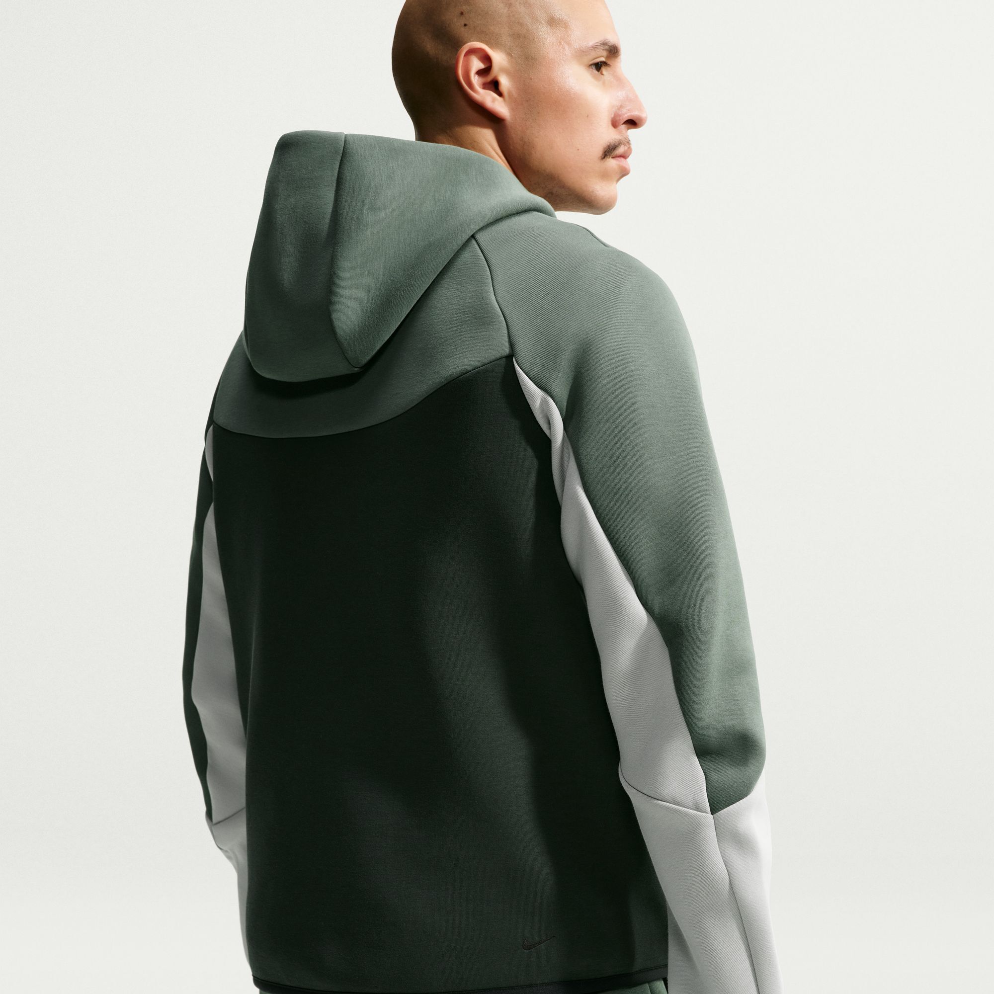 Nike Tech image number 3
