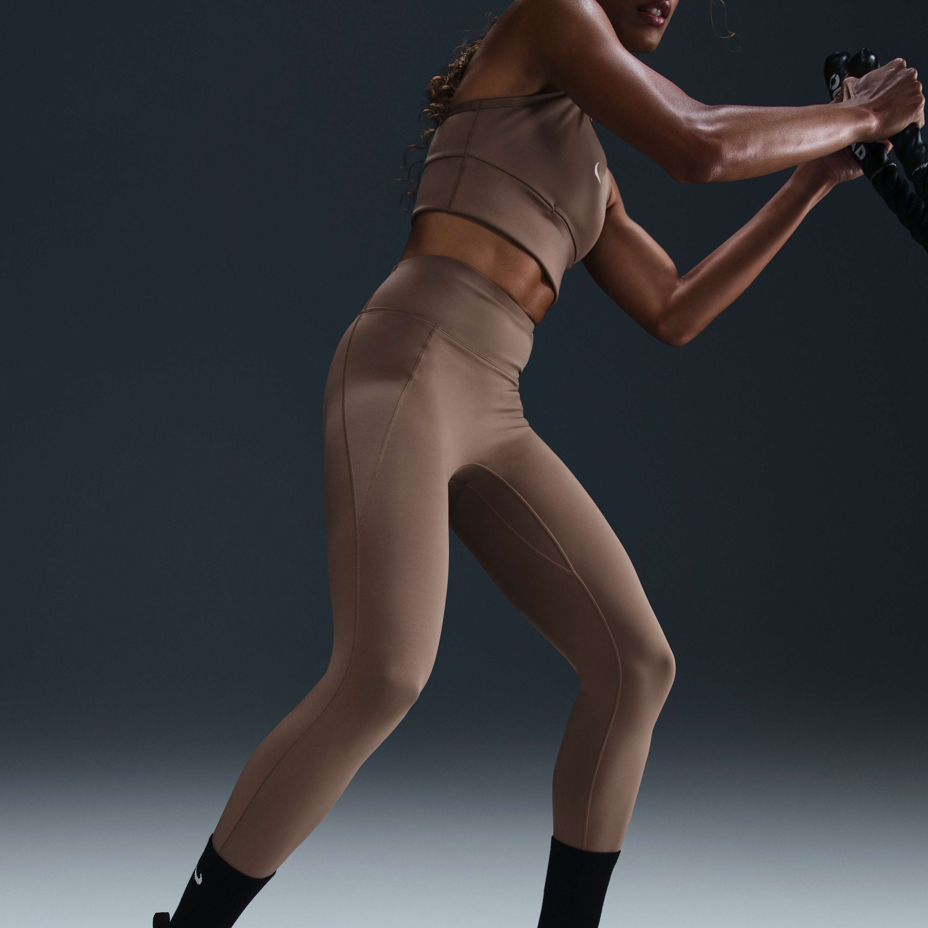 نايكي يونيفيرسا image number 4