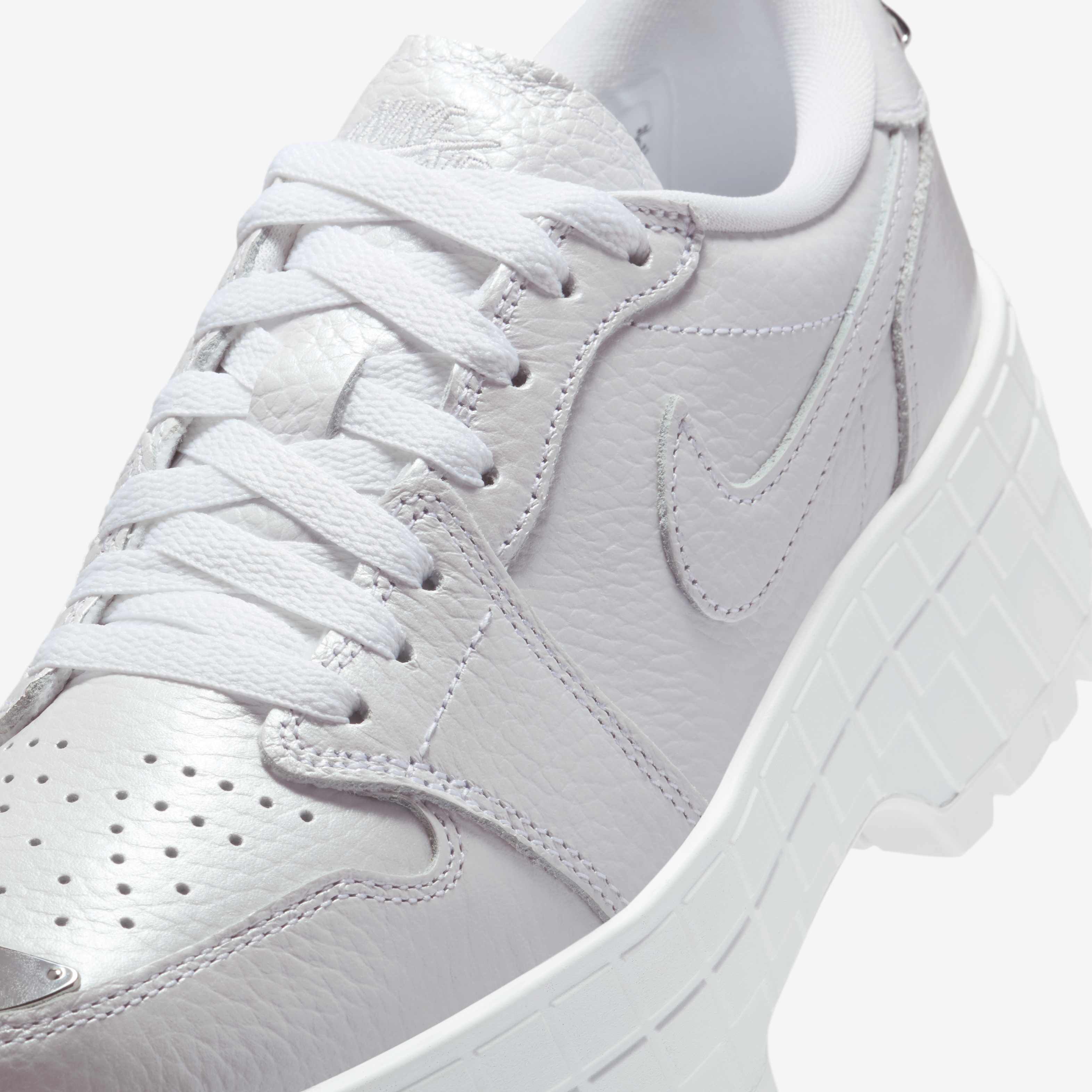 靴 Nike Women's Air Jordan 1 Brooklyn Low Air Jordan 1 Brooklyn Low Women's Shoes. Nike.com