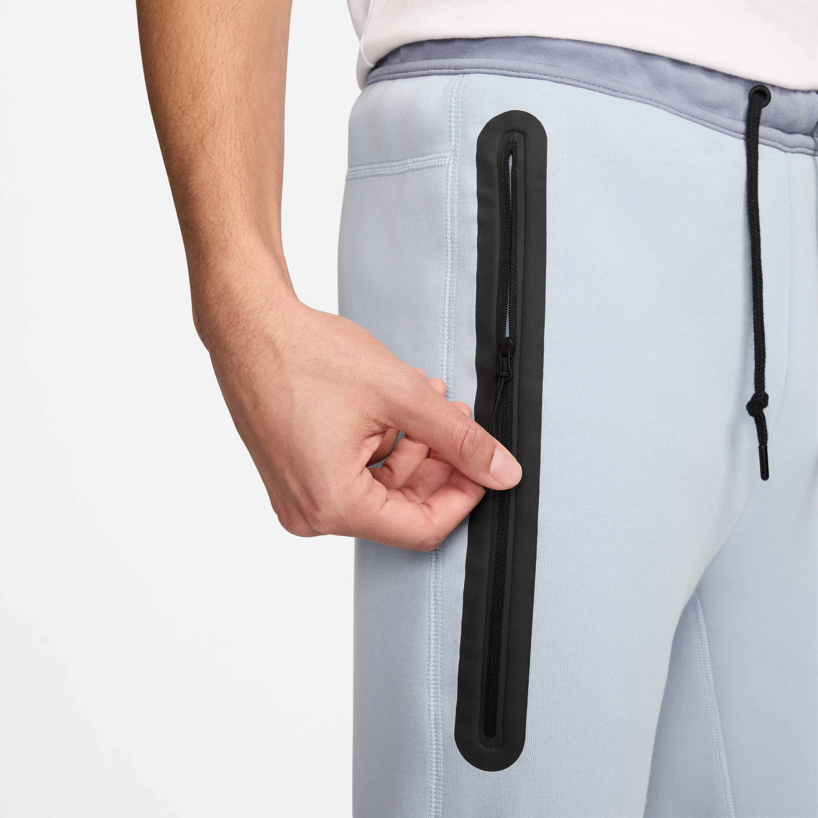 Nike Sportswear Tech Fleece image number 4