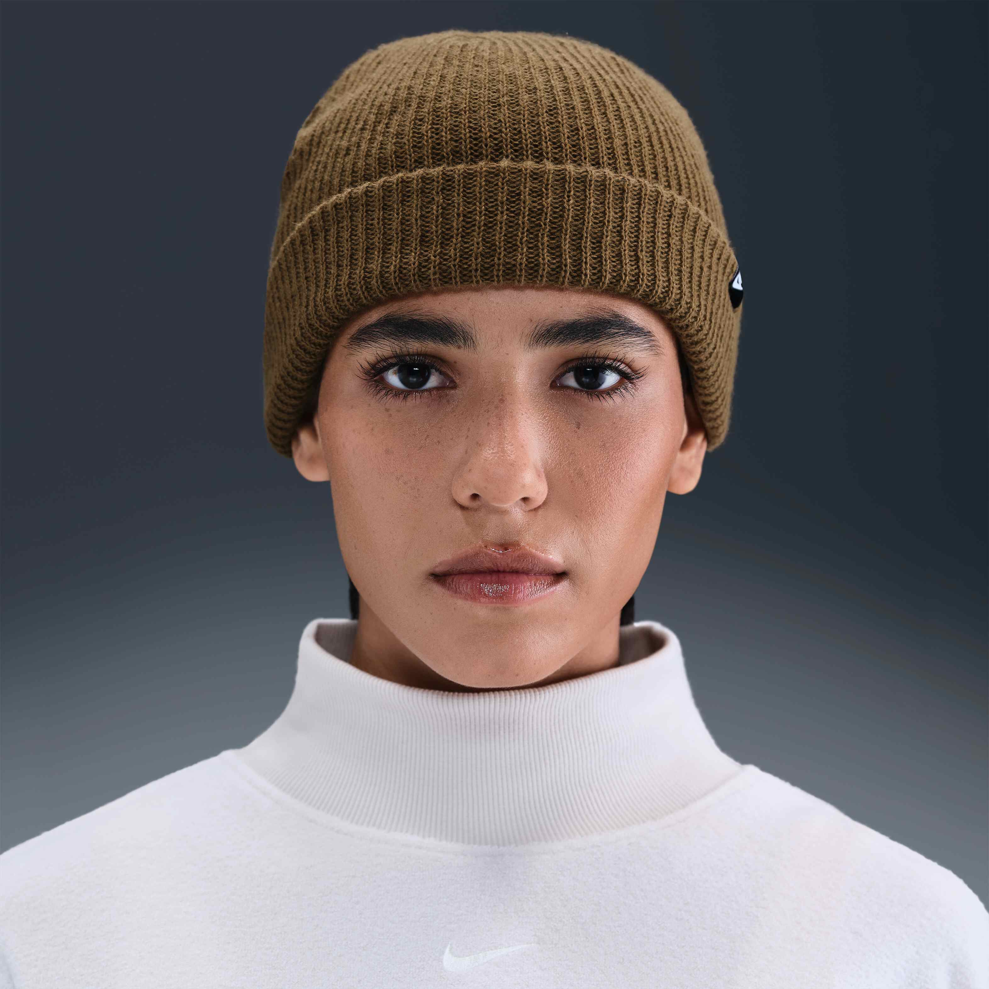 نايكي تيرا image number 2